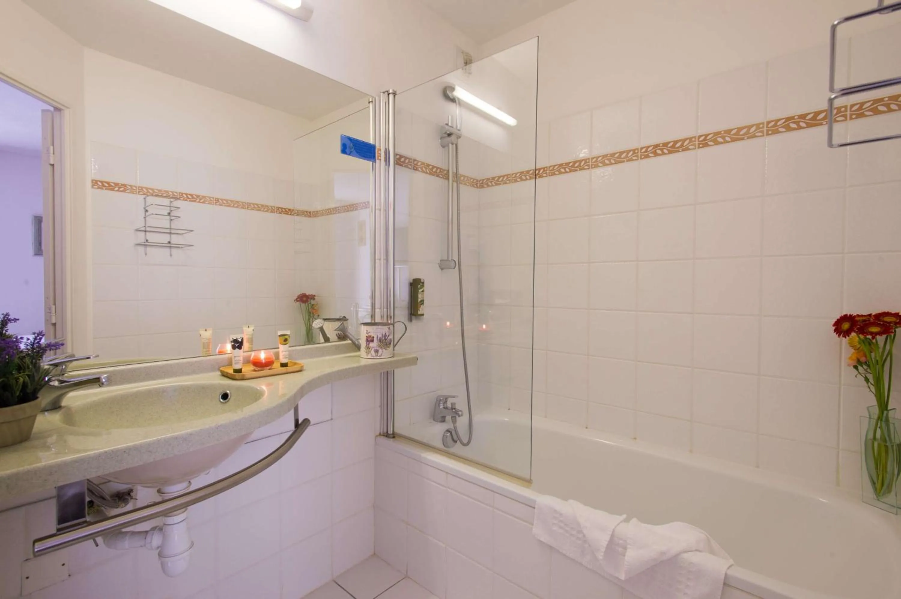 Bathroom in Best Western Hôtel Aurélia