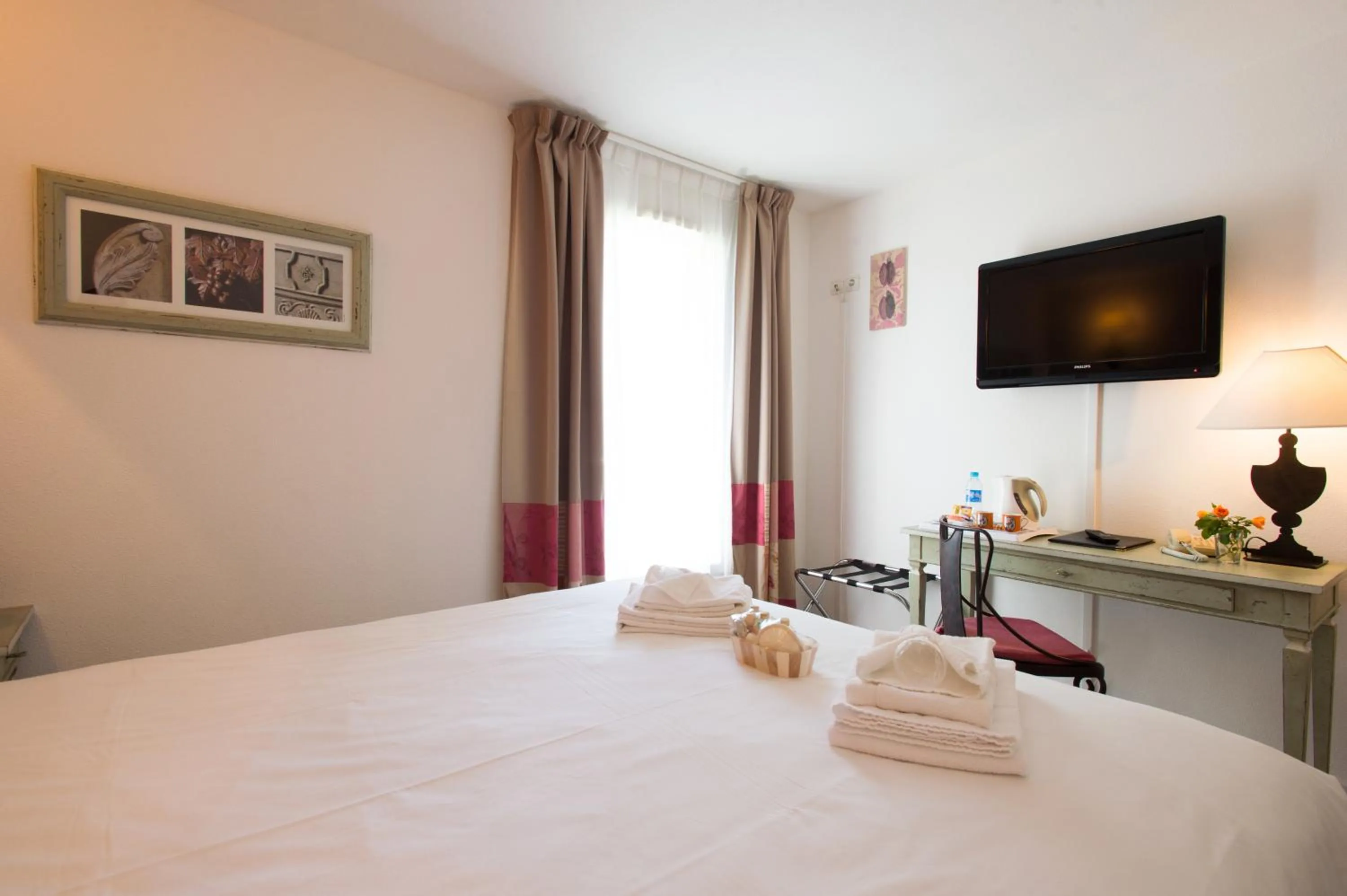 Photo of the whole room, Bed in Best Western Hôtel Aurélia