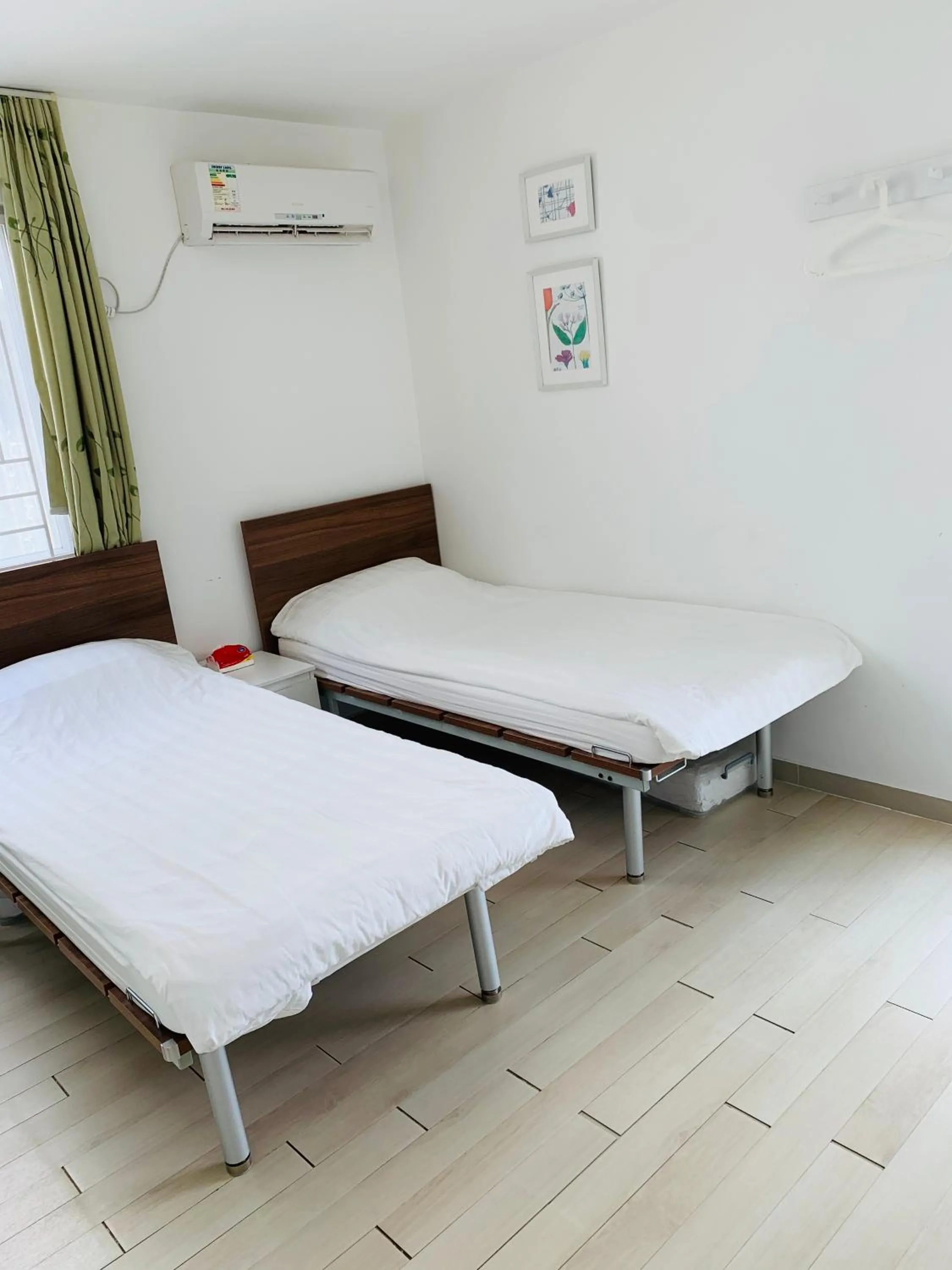 Twin Room with Terrace in City Oasis Guesthouse