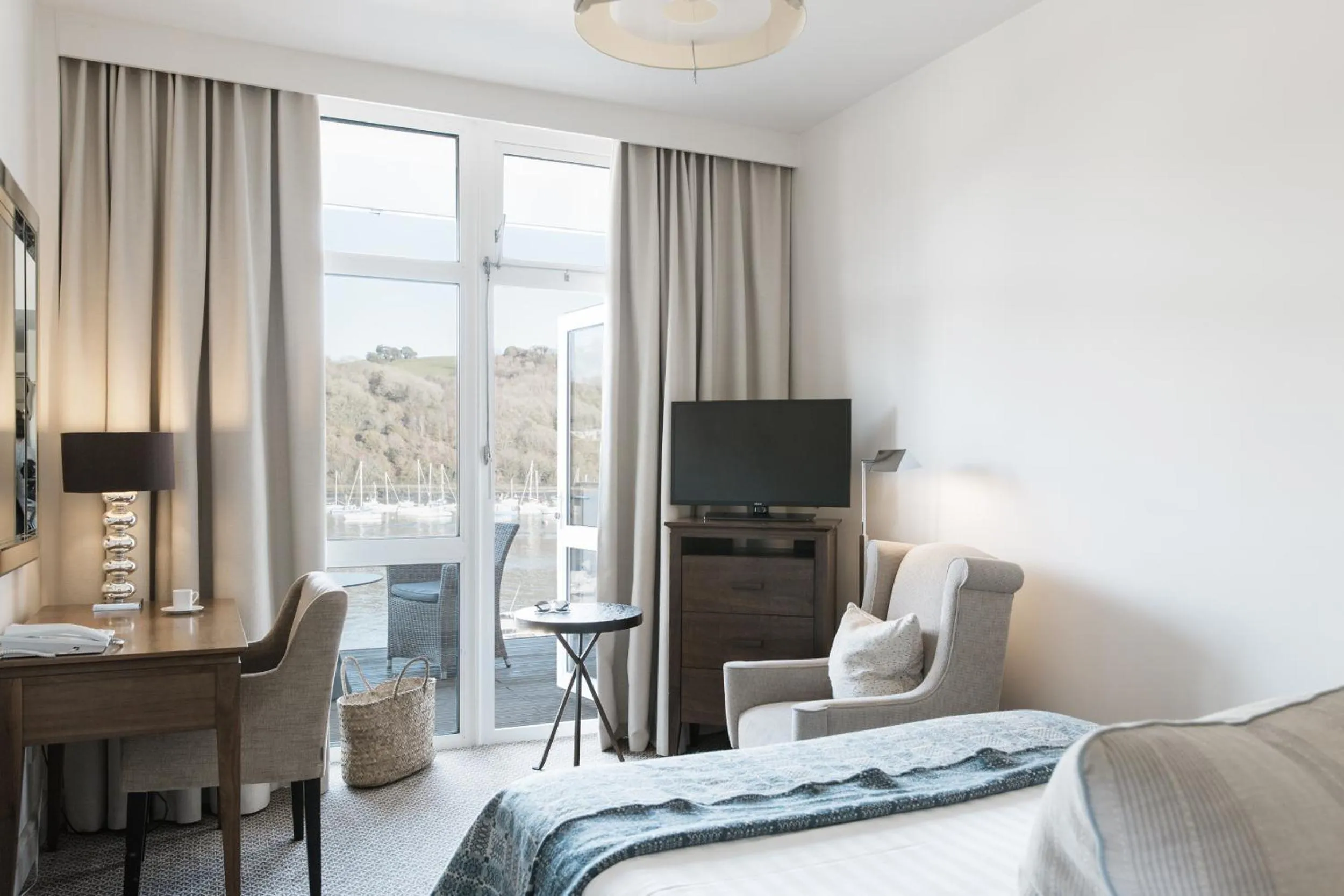 Bed in Dart Marina Hotel