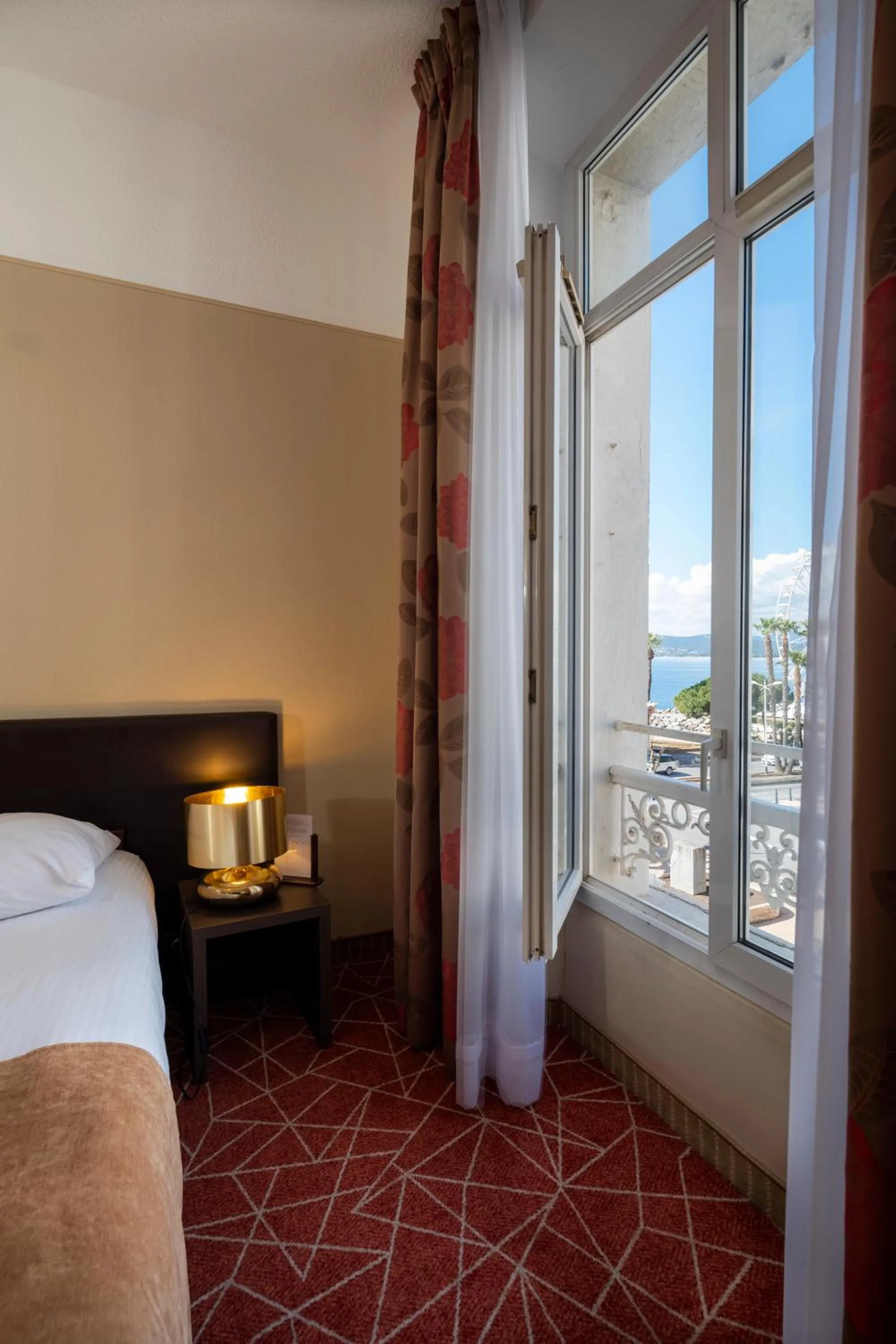 Sea view, Bed in Excelsior