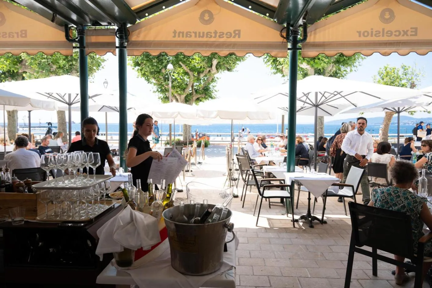 Restaurant/places to eat in Excelsior