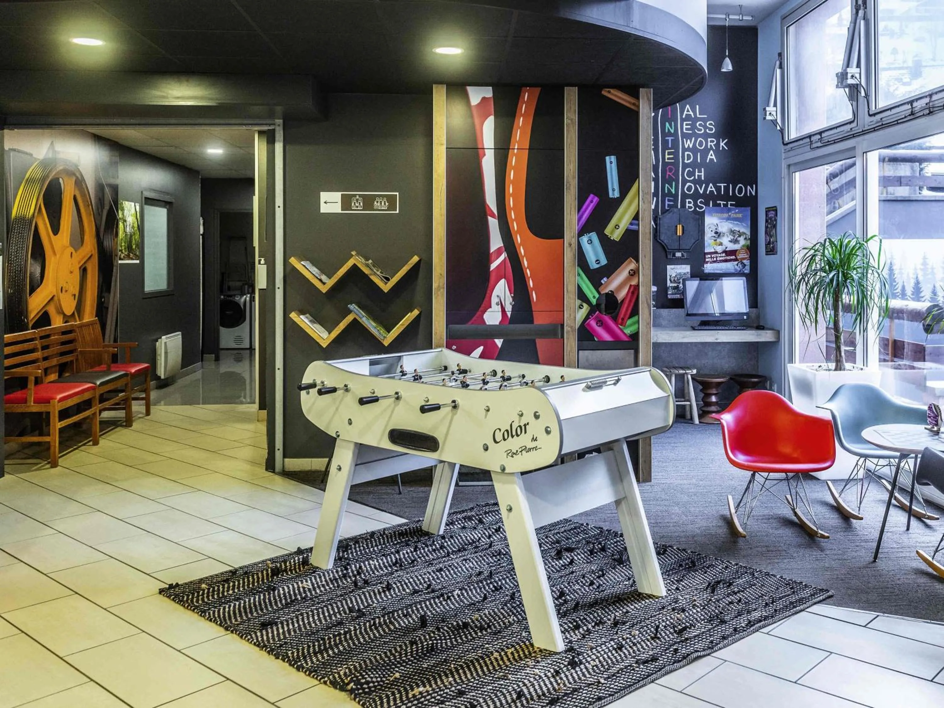 Lounge or bar in ibis La Bresse Gérardmer