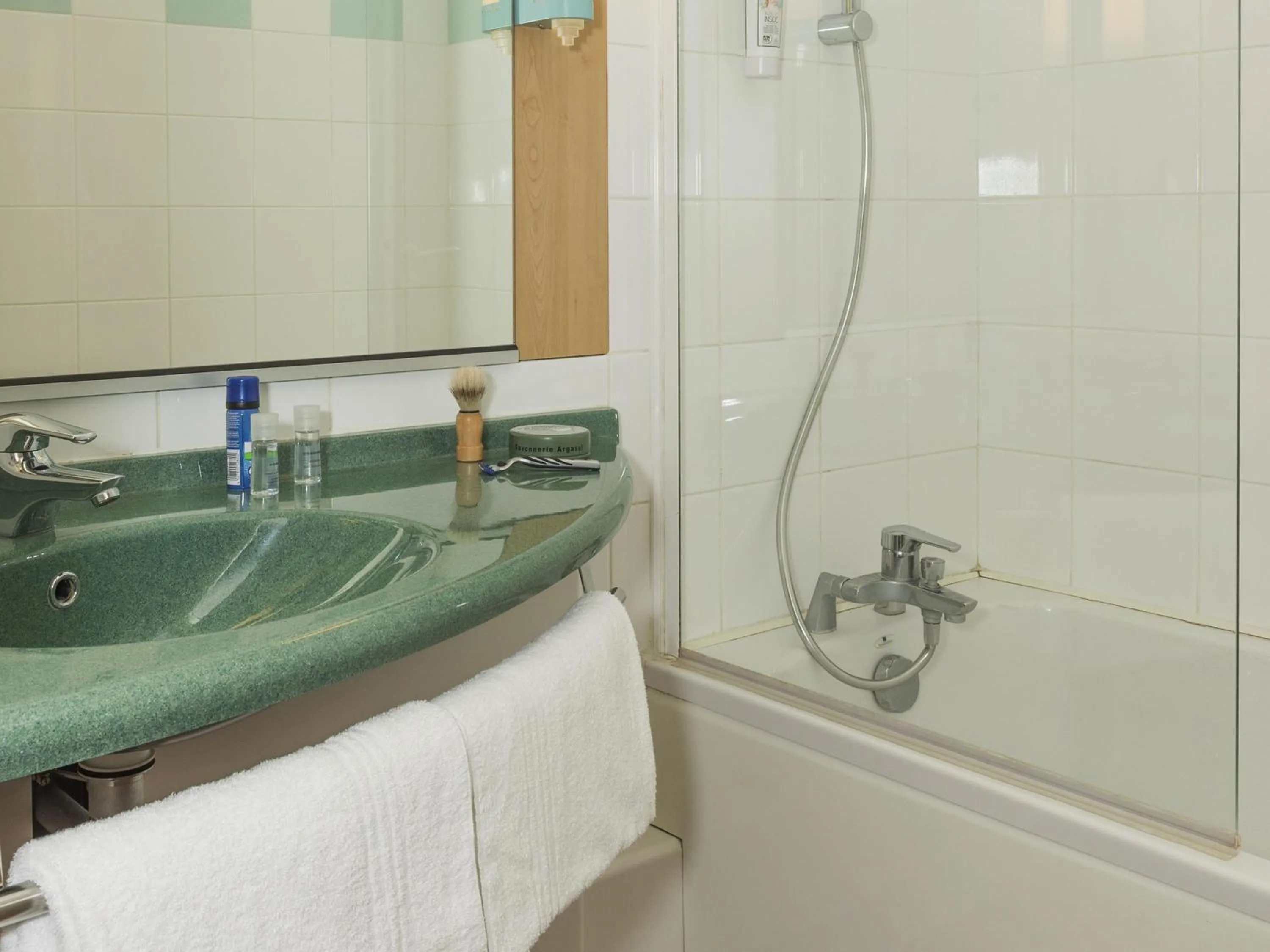 Bedroom in ibis La Bresse Gérardmer