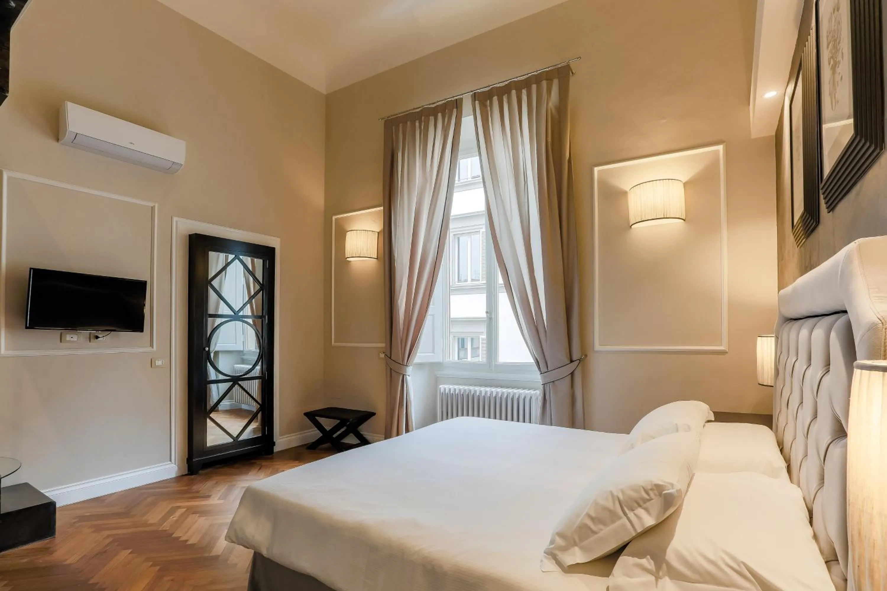 Photo of the whole room, Bed in Relais Tosinghi