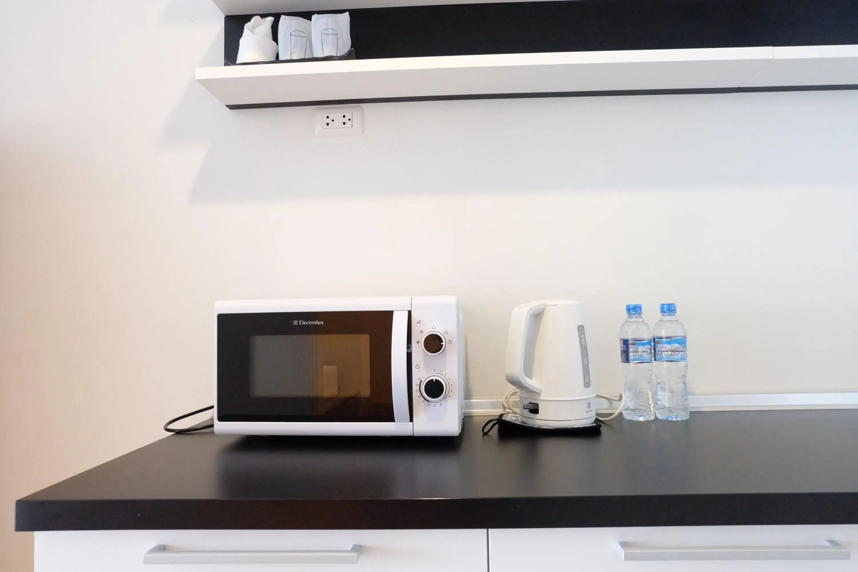 Photo of the whole room in DewyHouse