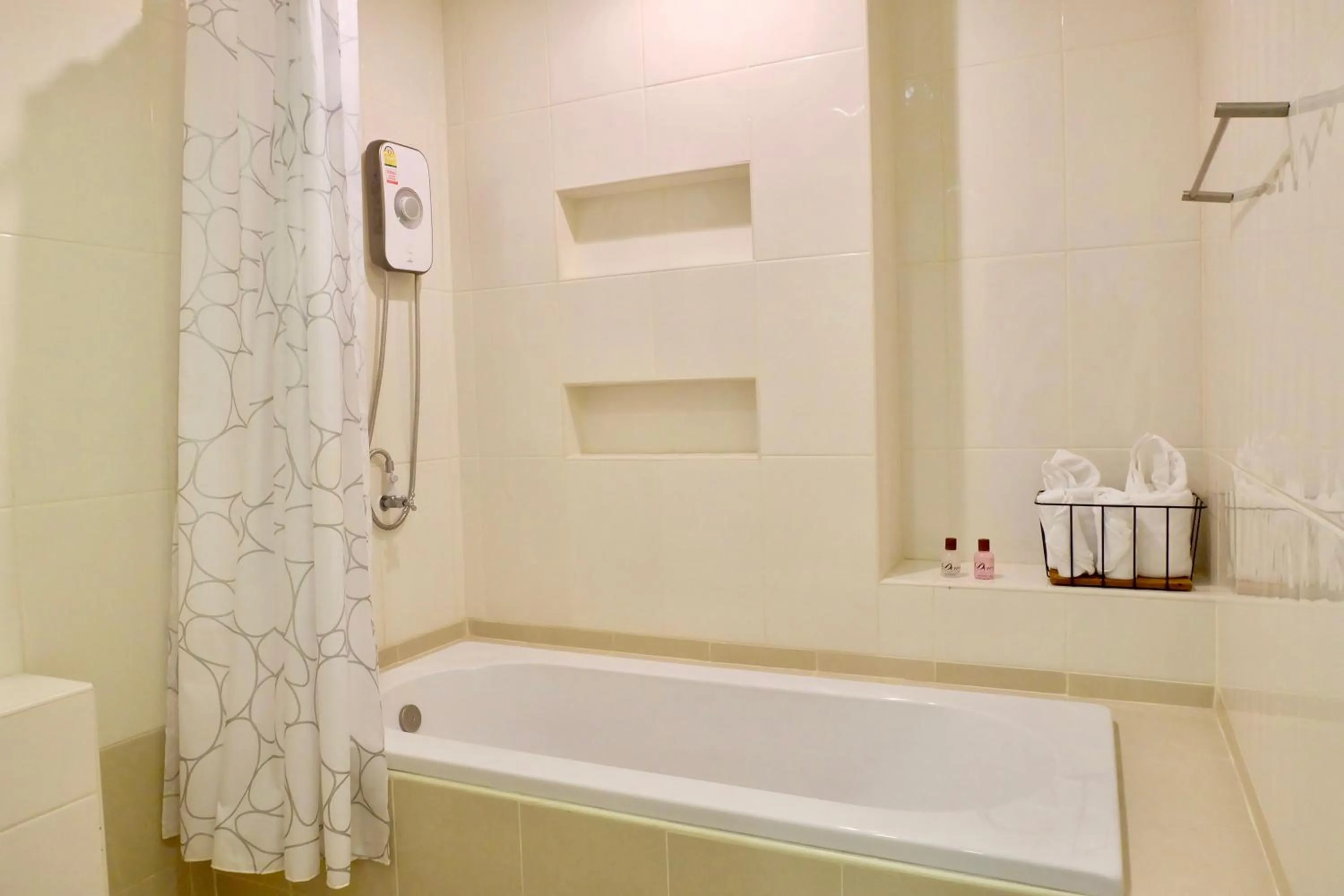 Photo of the whole room in DewyHouse