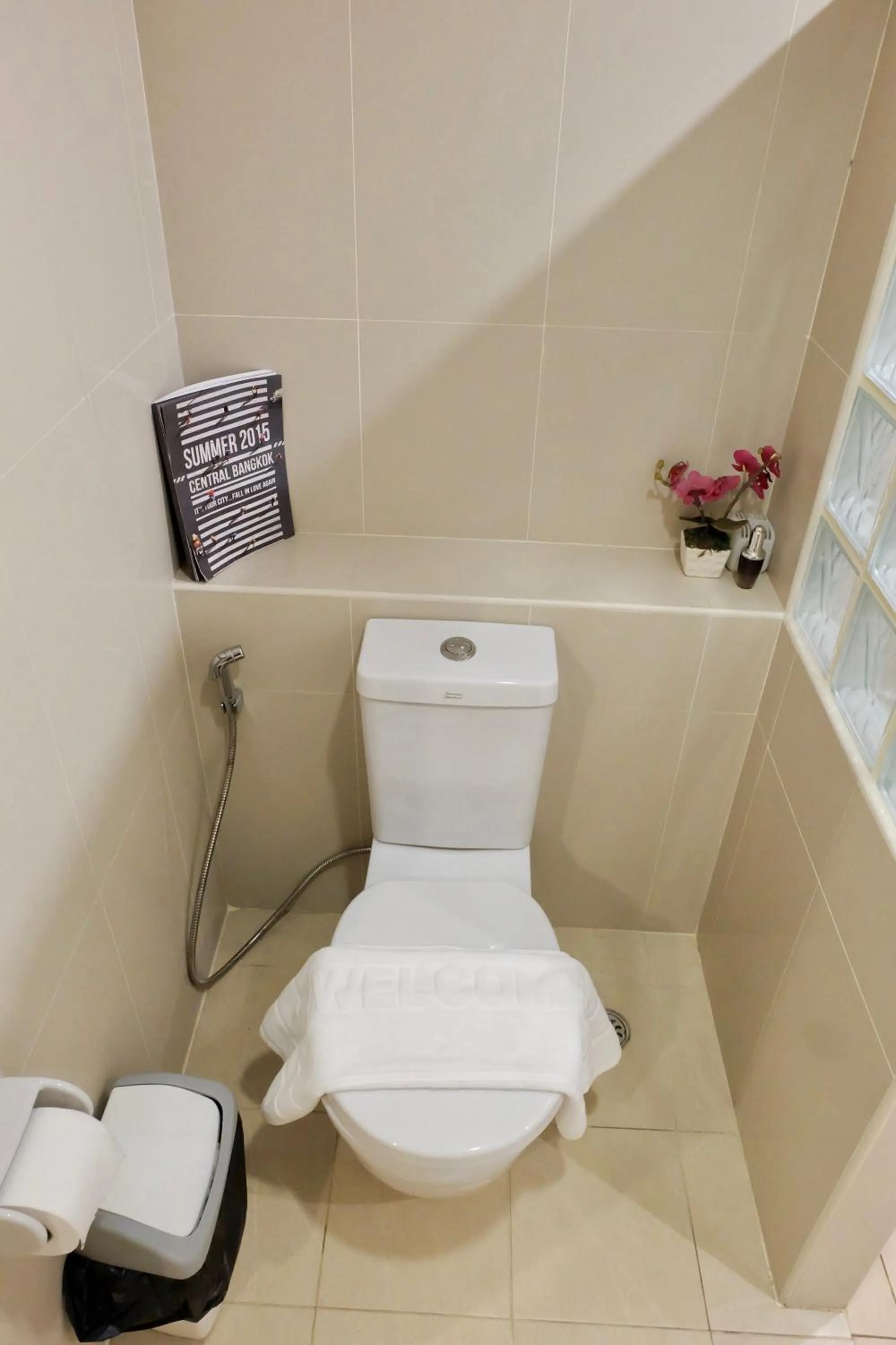 Bathroom in DewyHouse