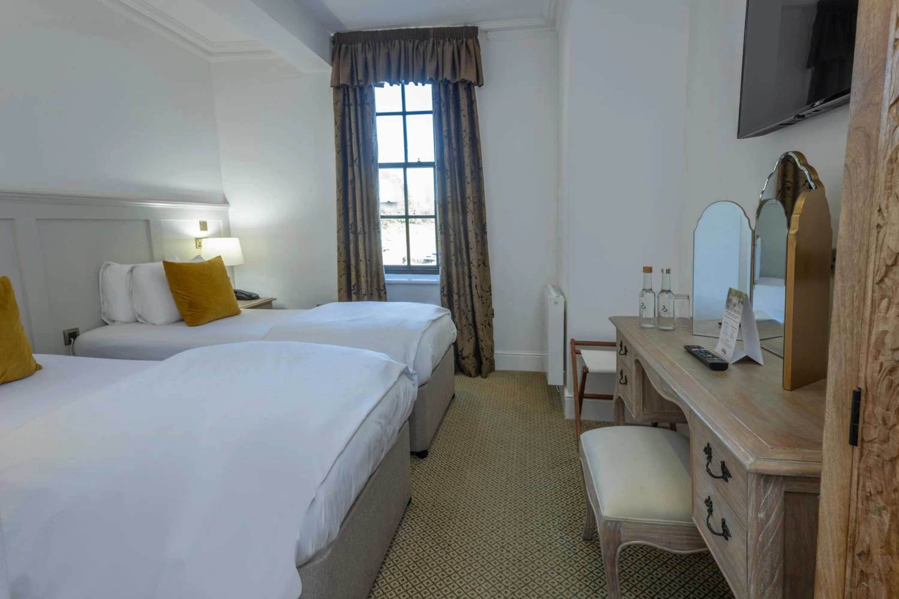 Bedroom, Bed in Beamish Hall Hotel, BW Premier Collection