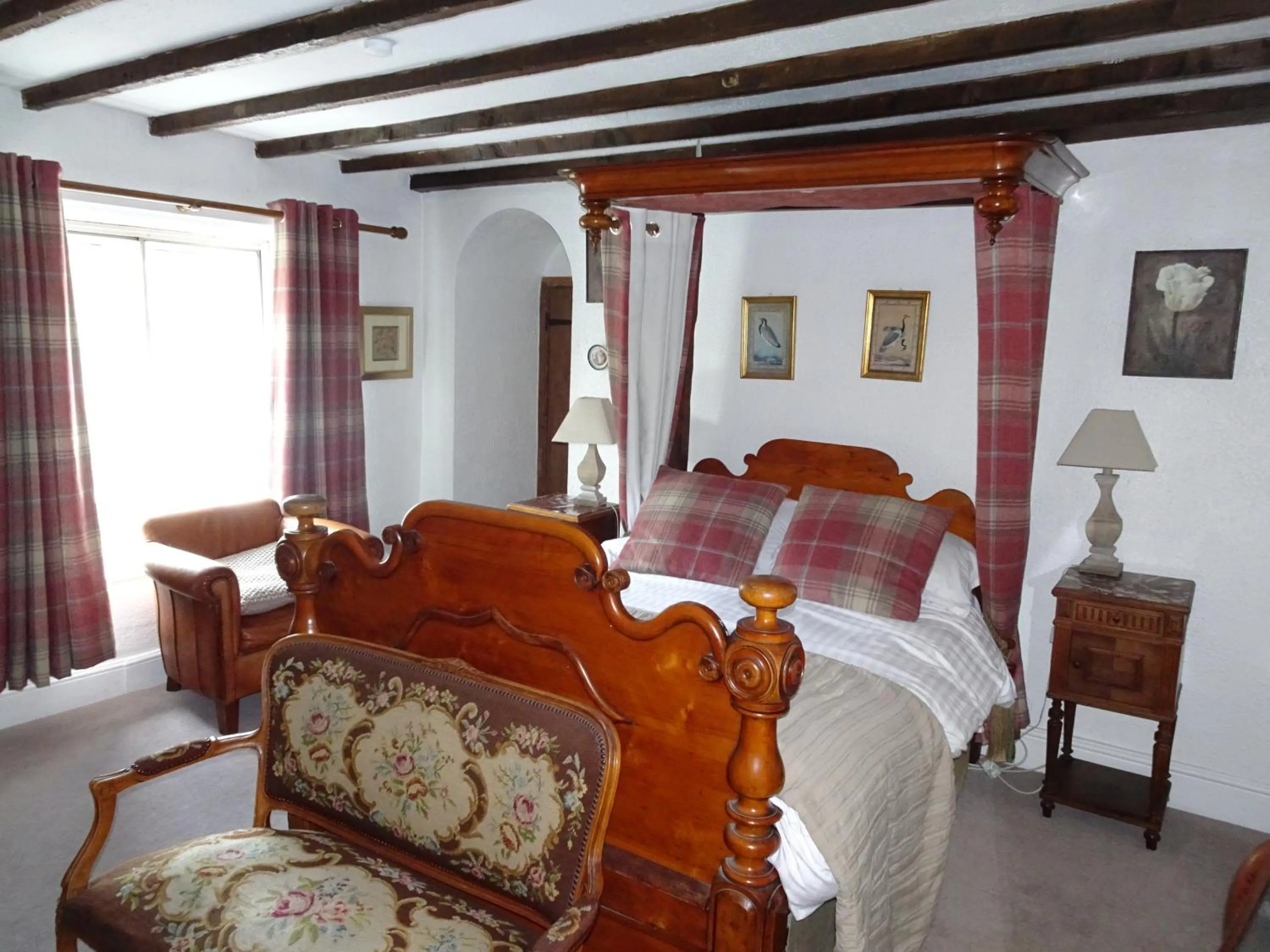 Bed in Ty Gwyn Hotel