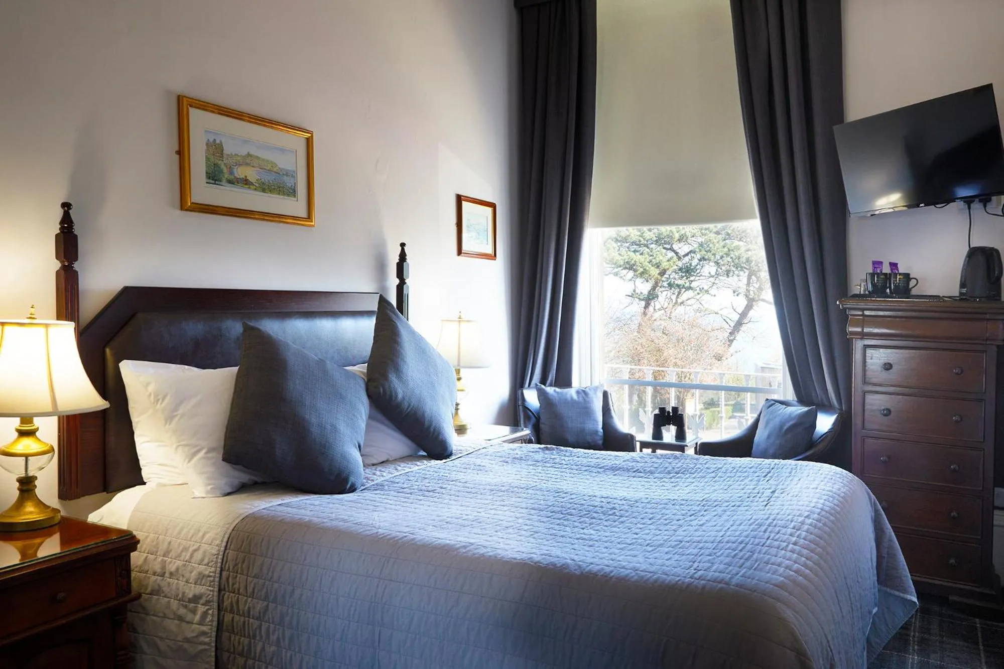 Bed in Mansion House