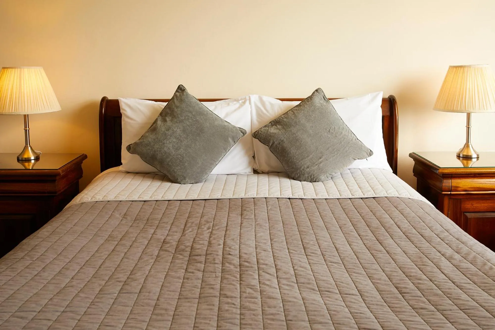 Bed in Mansion House