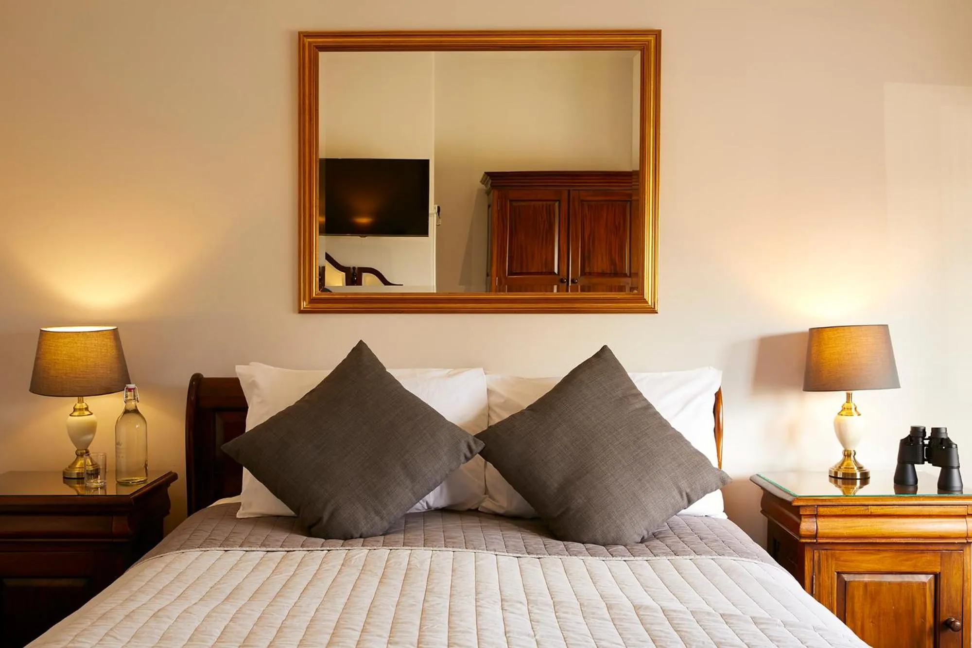 Bed in Mansion House