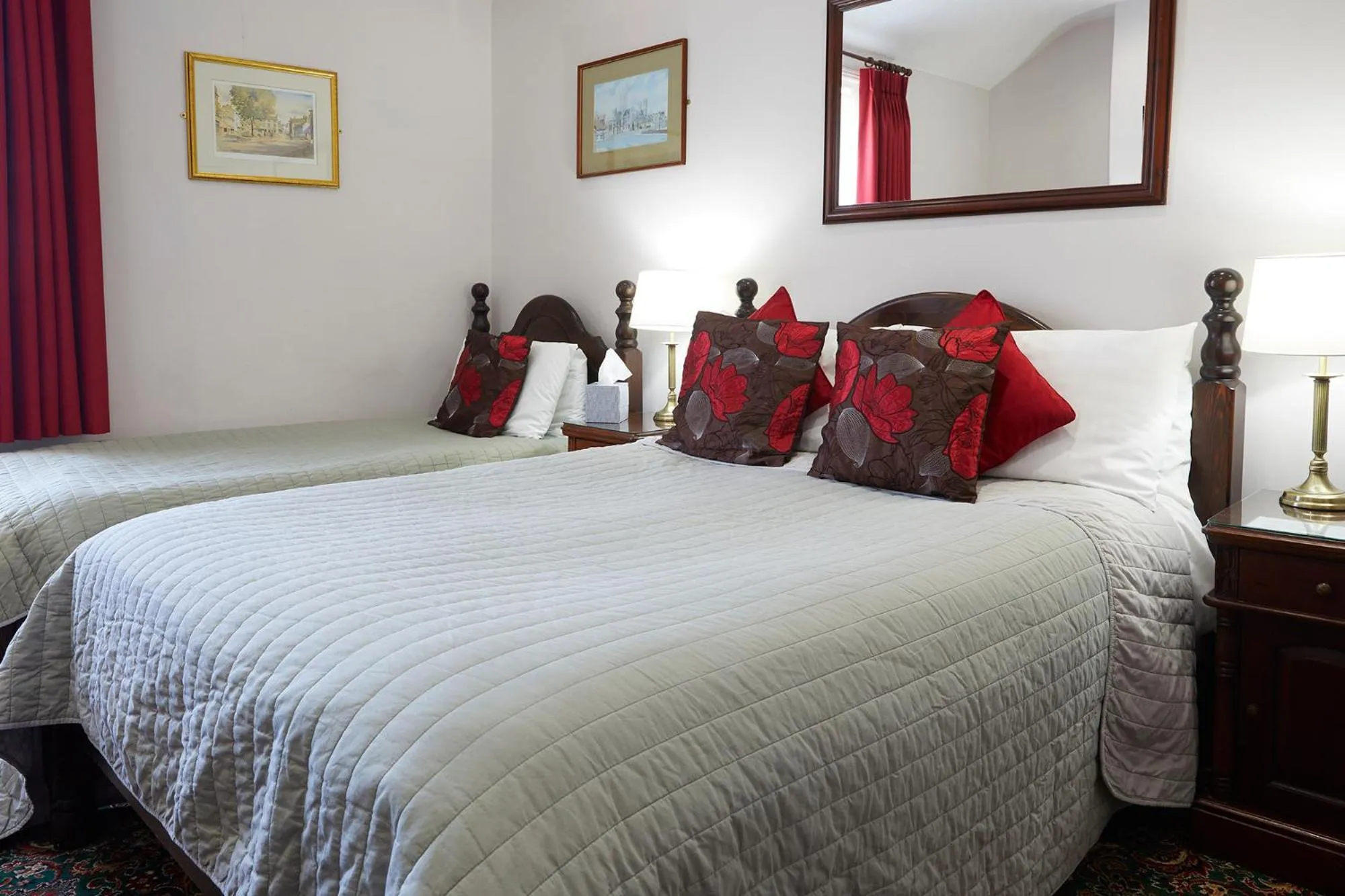 Bed in Mansion House