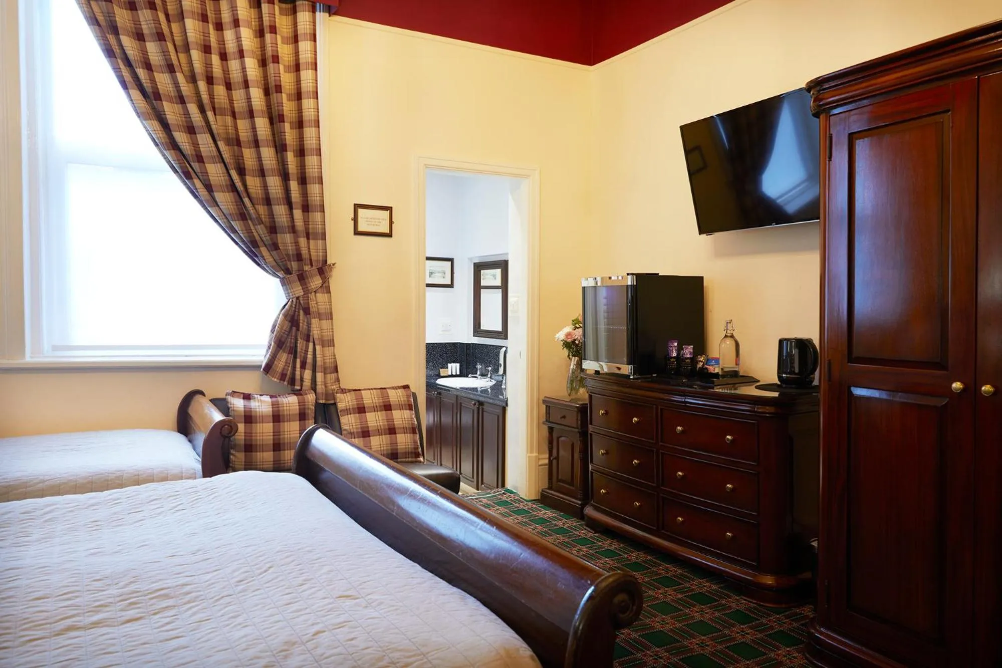 Bed in Mansion House