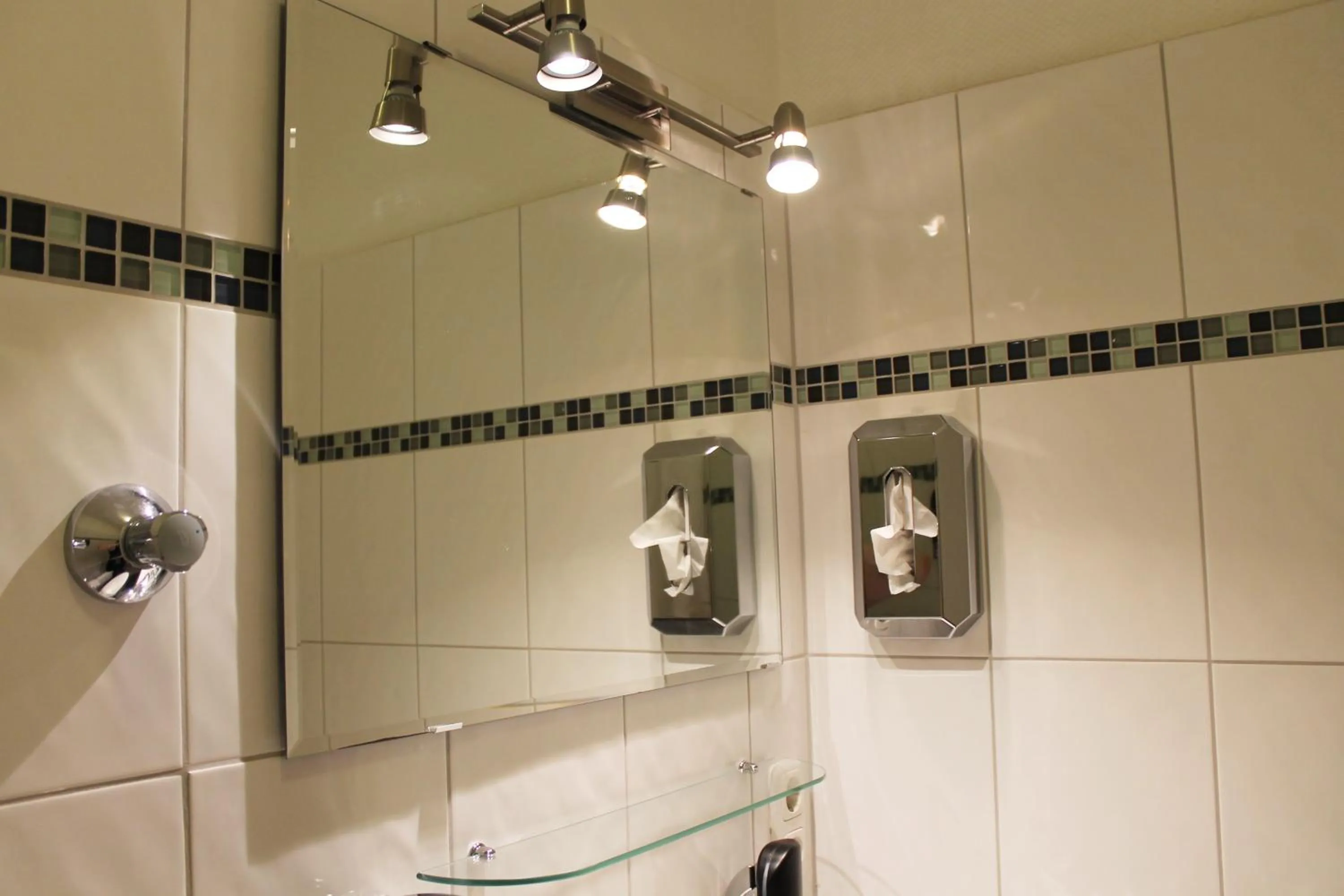 Decorative detail in Aariana Hotel