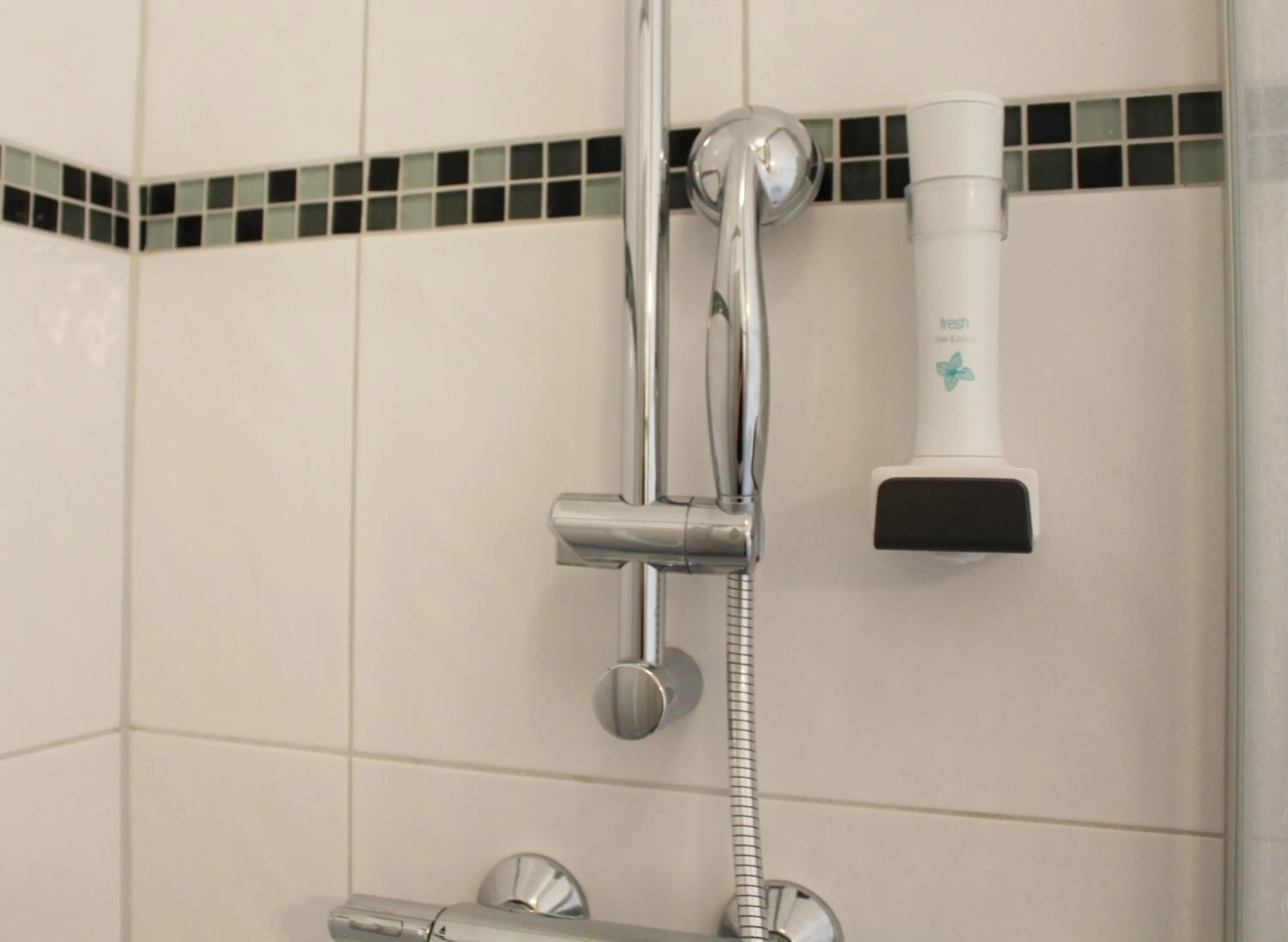 Shower in Aariana Hotel