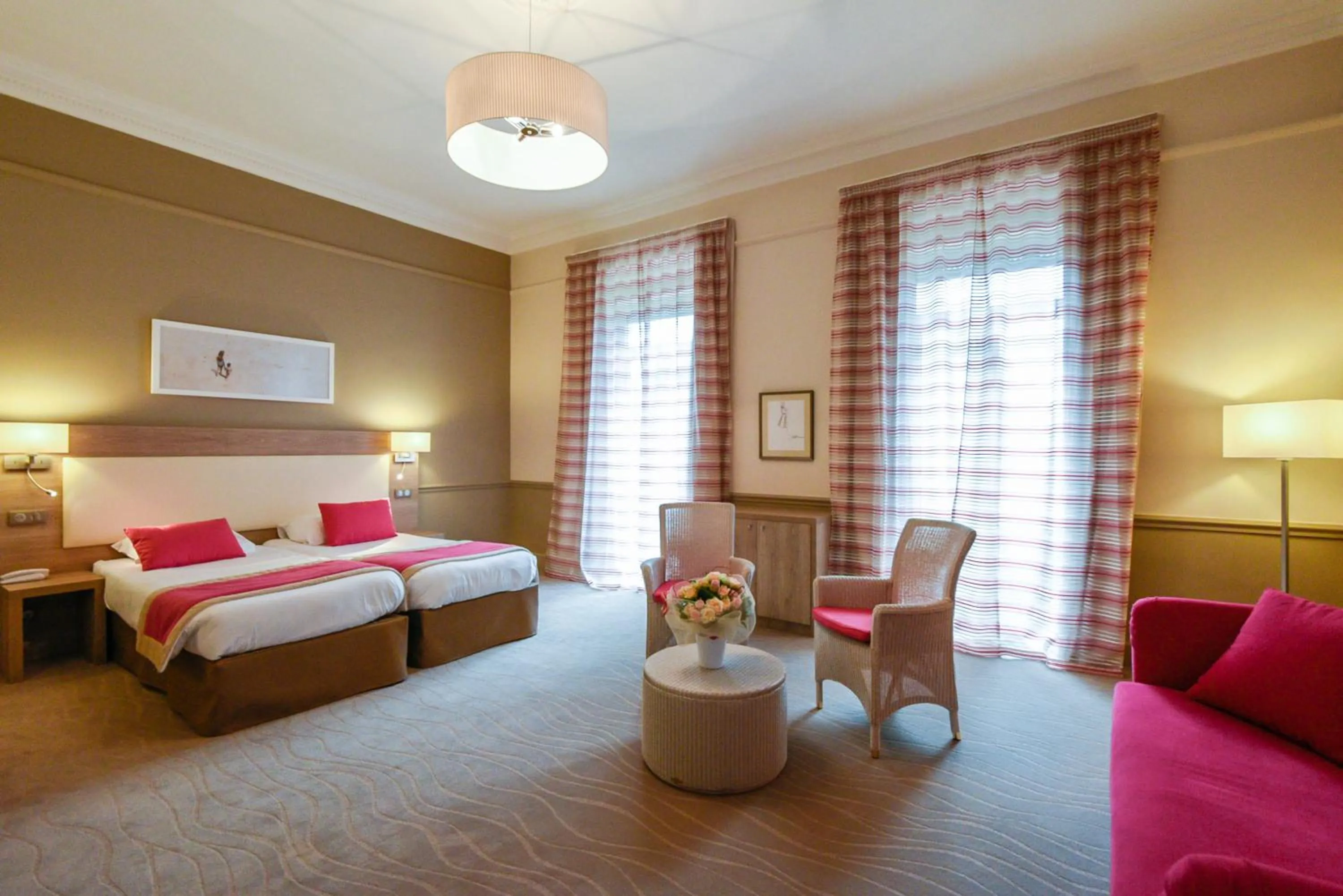 Bed in Hôtel Vacances Bleues Royal Westminster