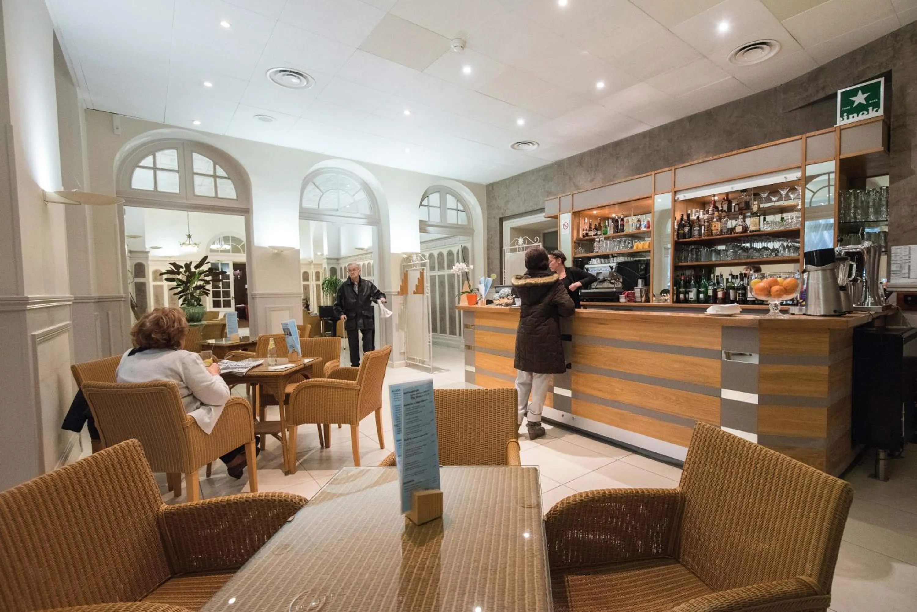 Lounge or bar in Hôtel Vacances Bleues Royal Westminster