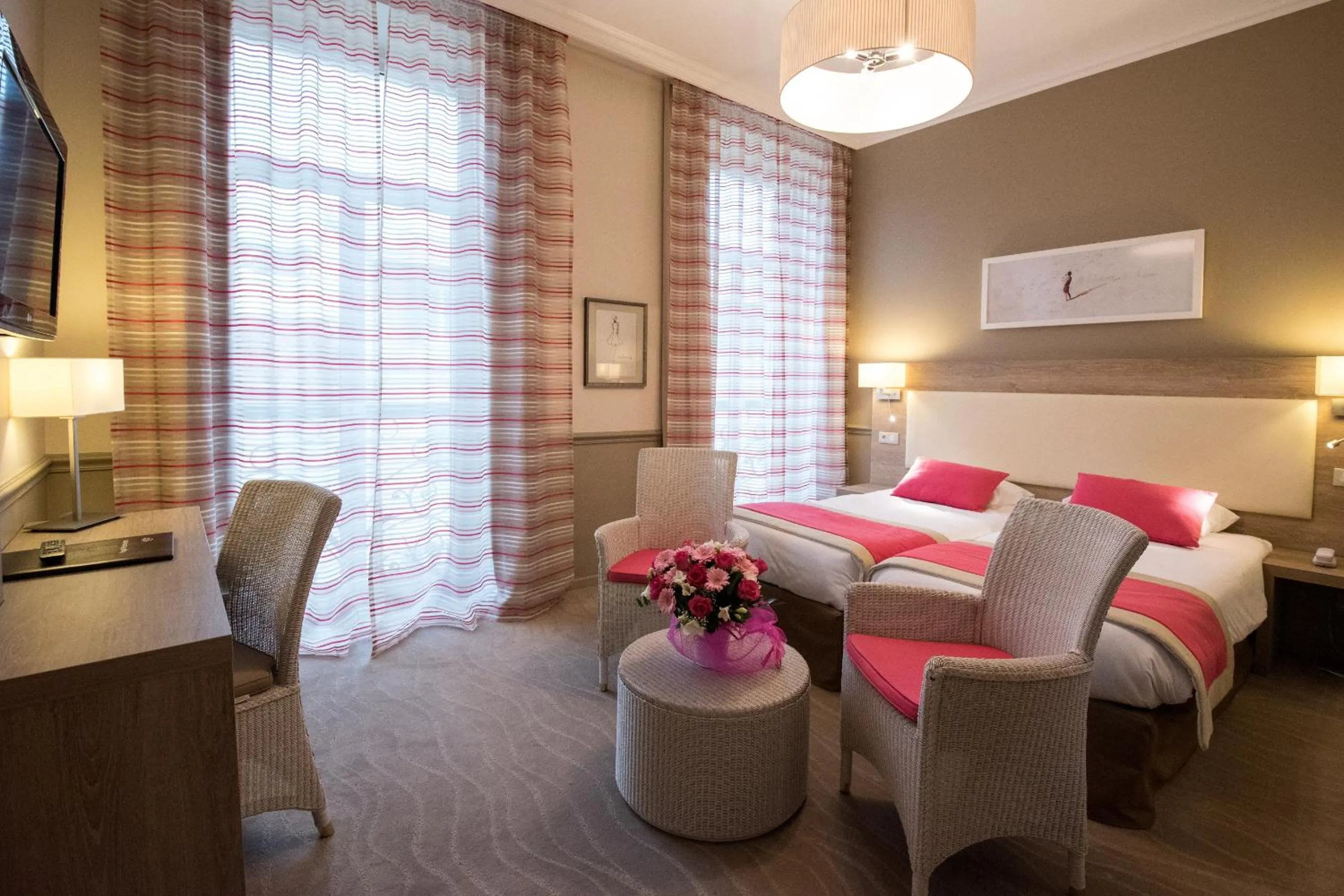 Bed in Hôtel Vacances Bleues Royal Westminster