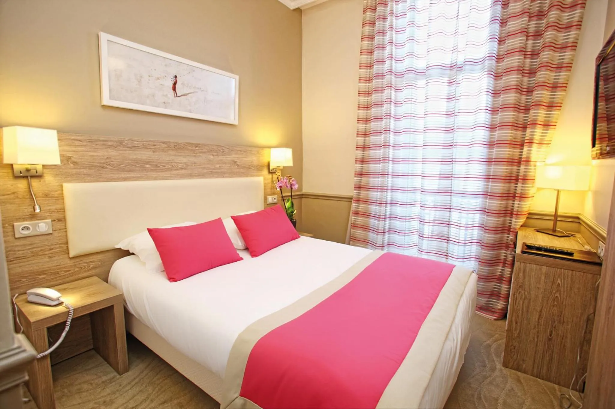 Bed in Hôtel Vacances Bleues Royal Westminster