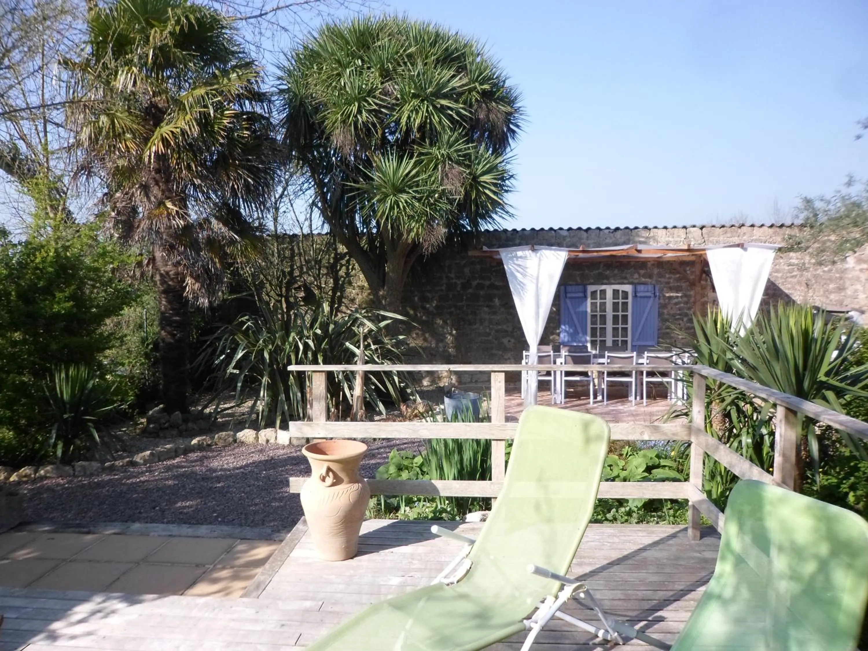Patio in Gite familial à Carentan
