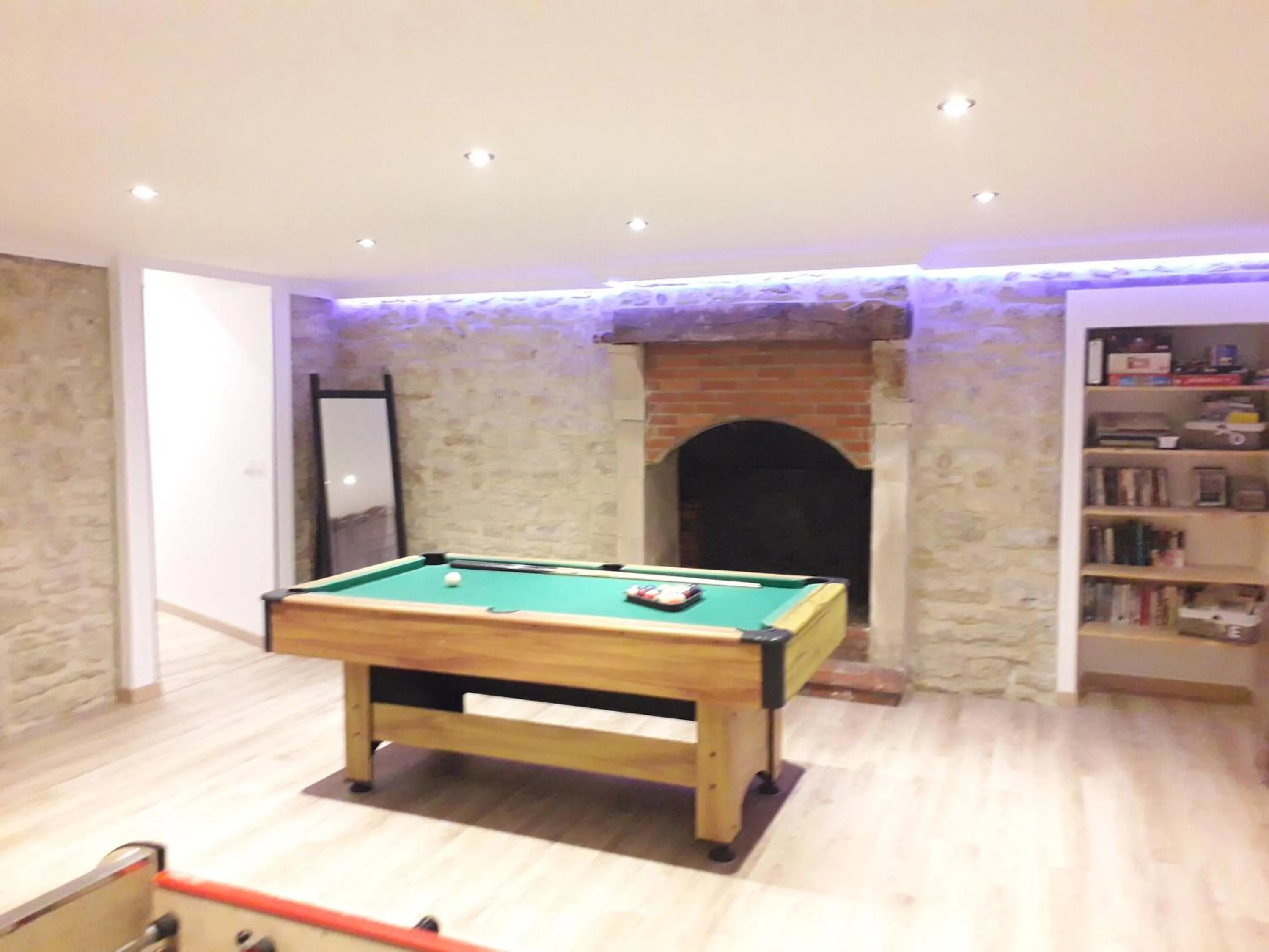 Billiard in Gite familial à Carentan