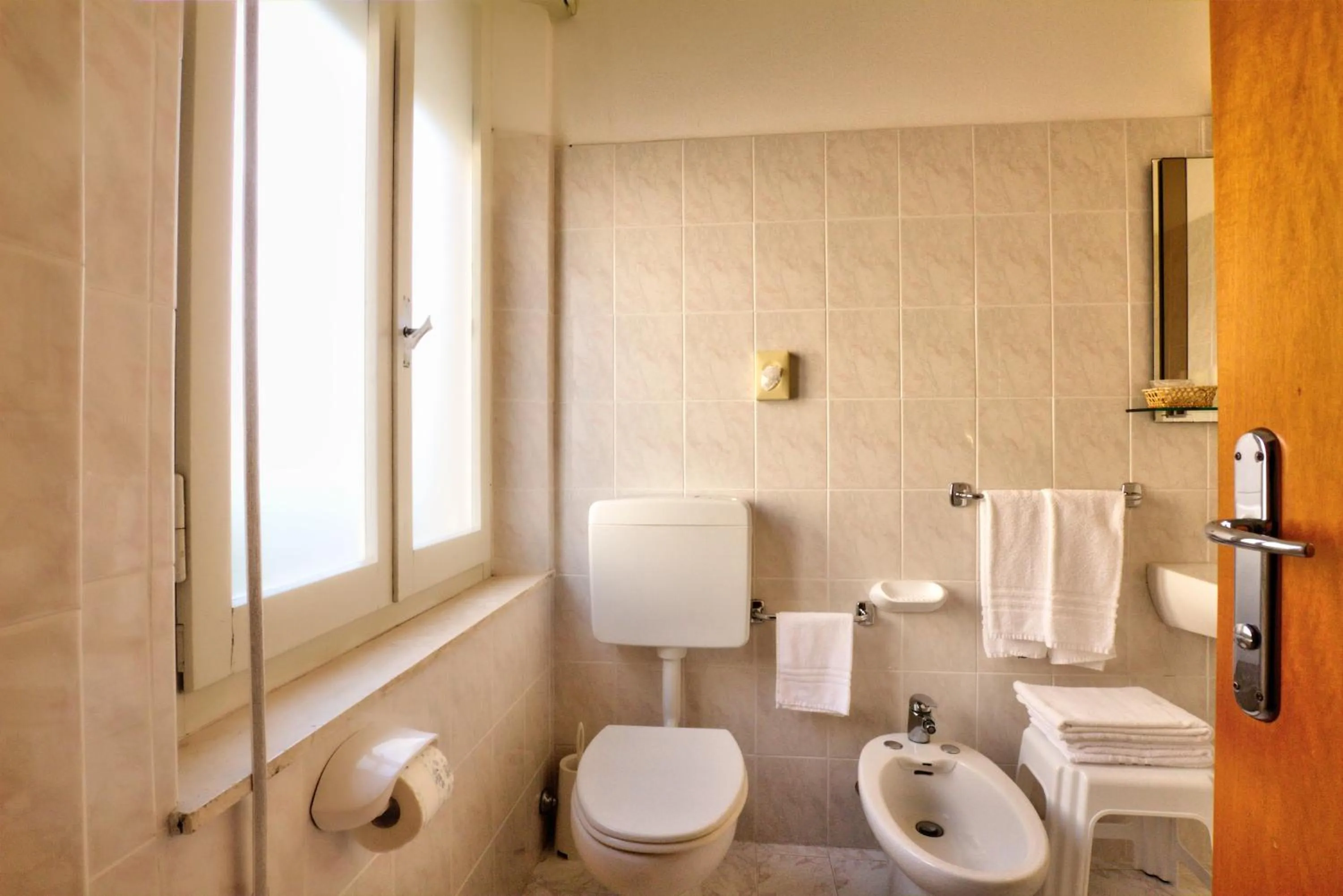 Bathroom in Hotel Happy