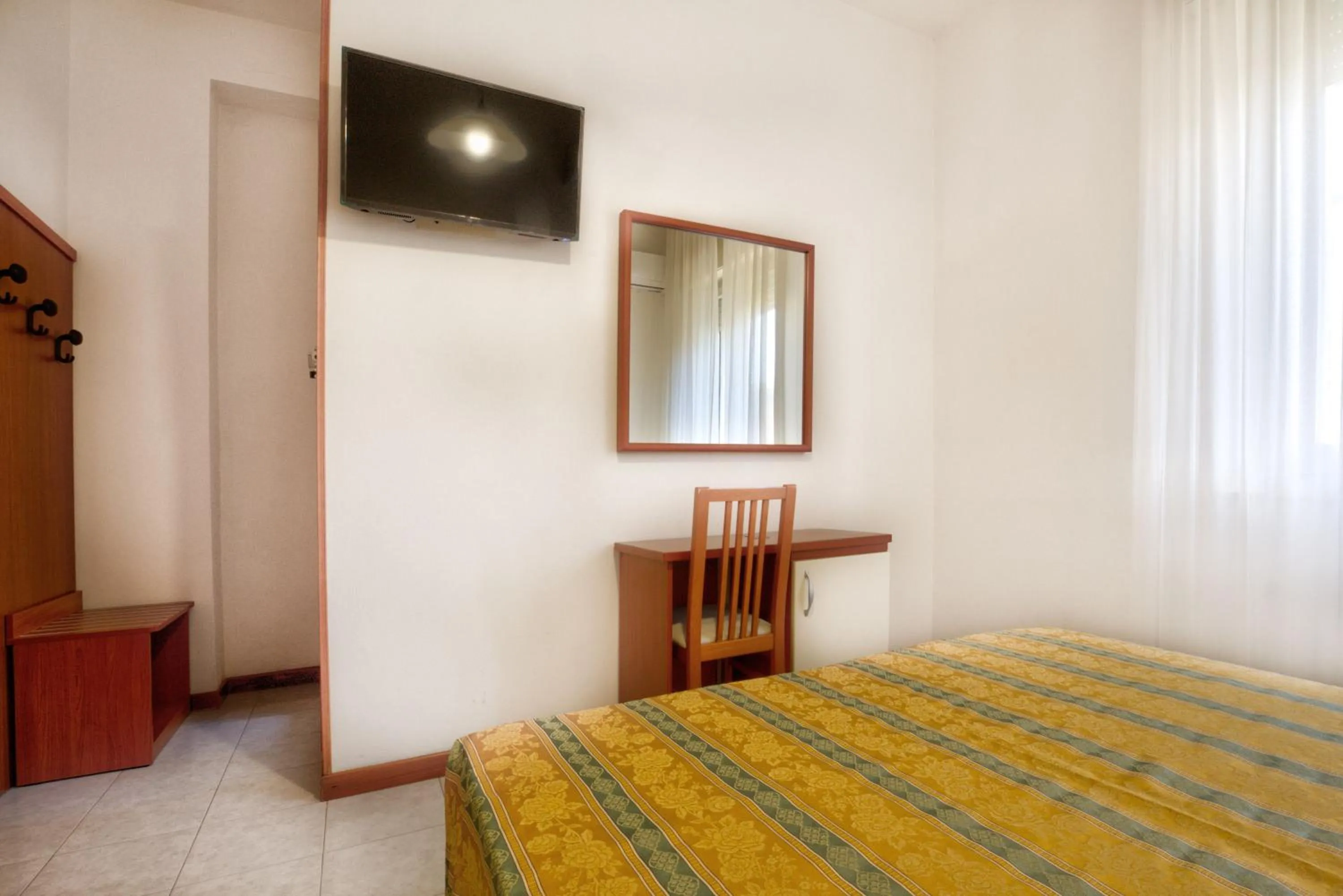 Photo of the whole room, Bed in Hotel Happy