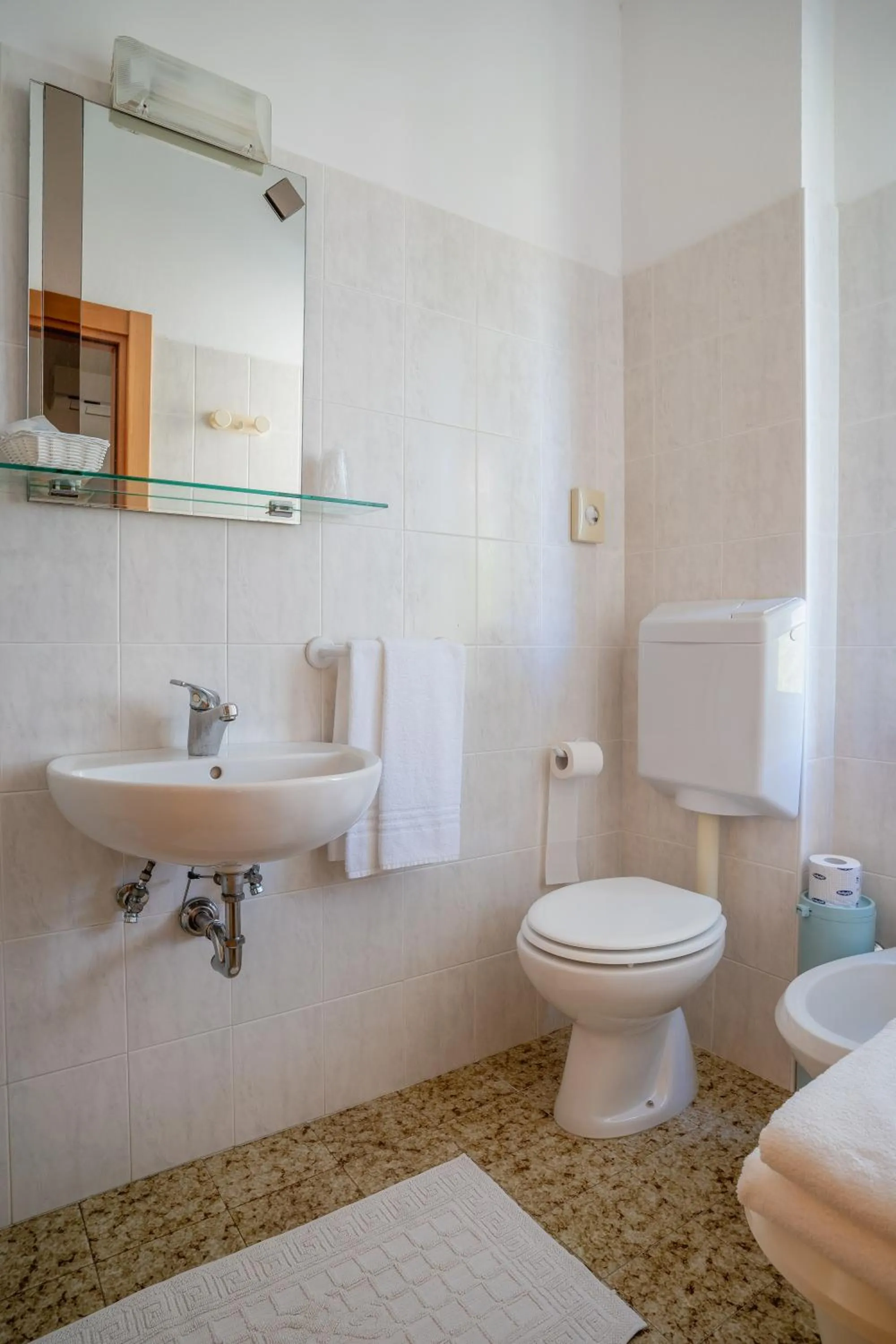 Bathroom in Hotel Happy