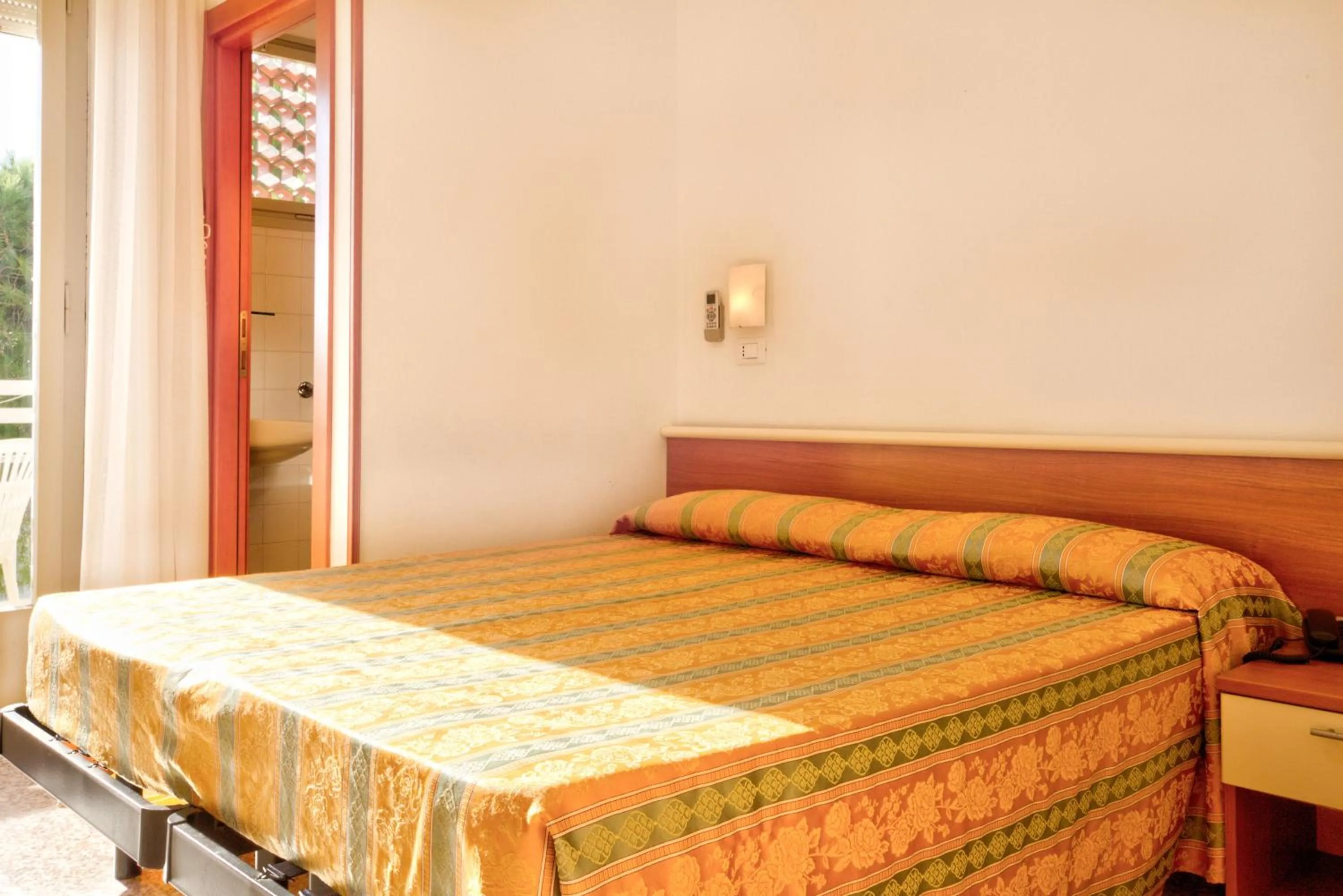 Photo of the whole room, Bed in Hotel Happy