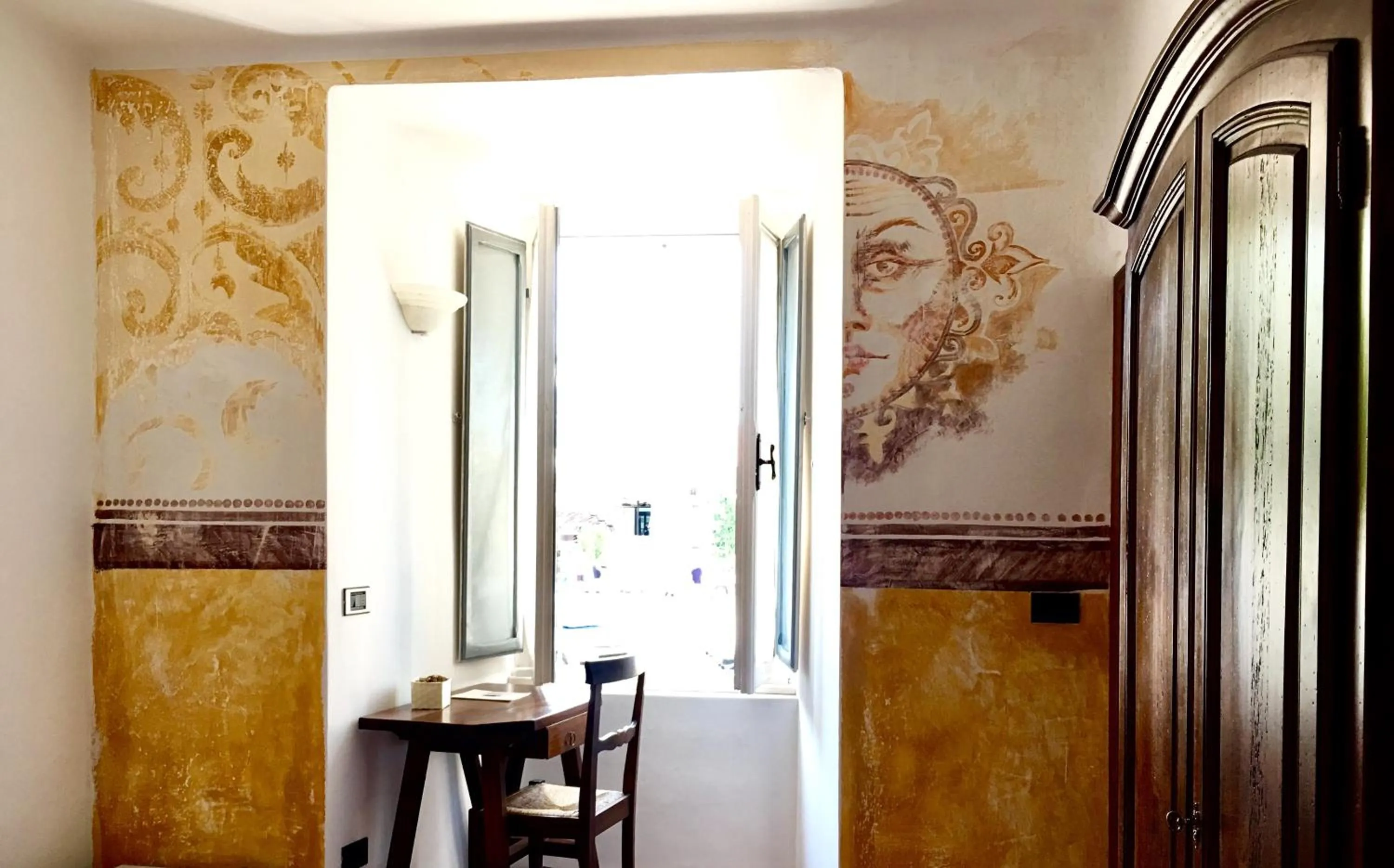 Decorative detail in Hotel Porta Marmorea