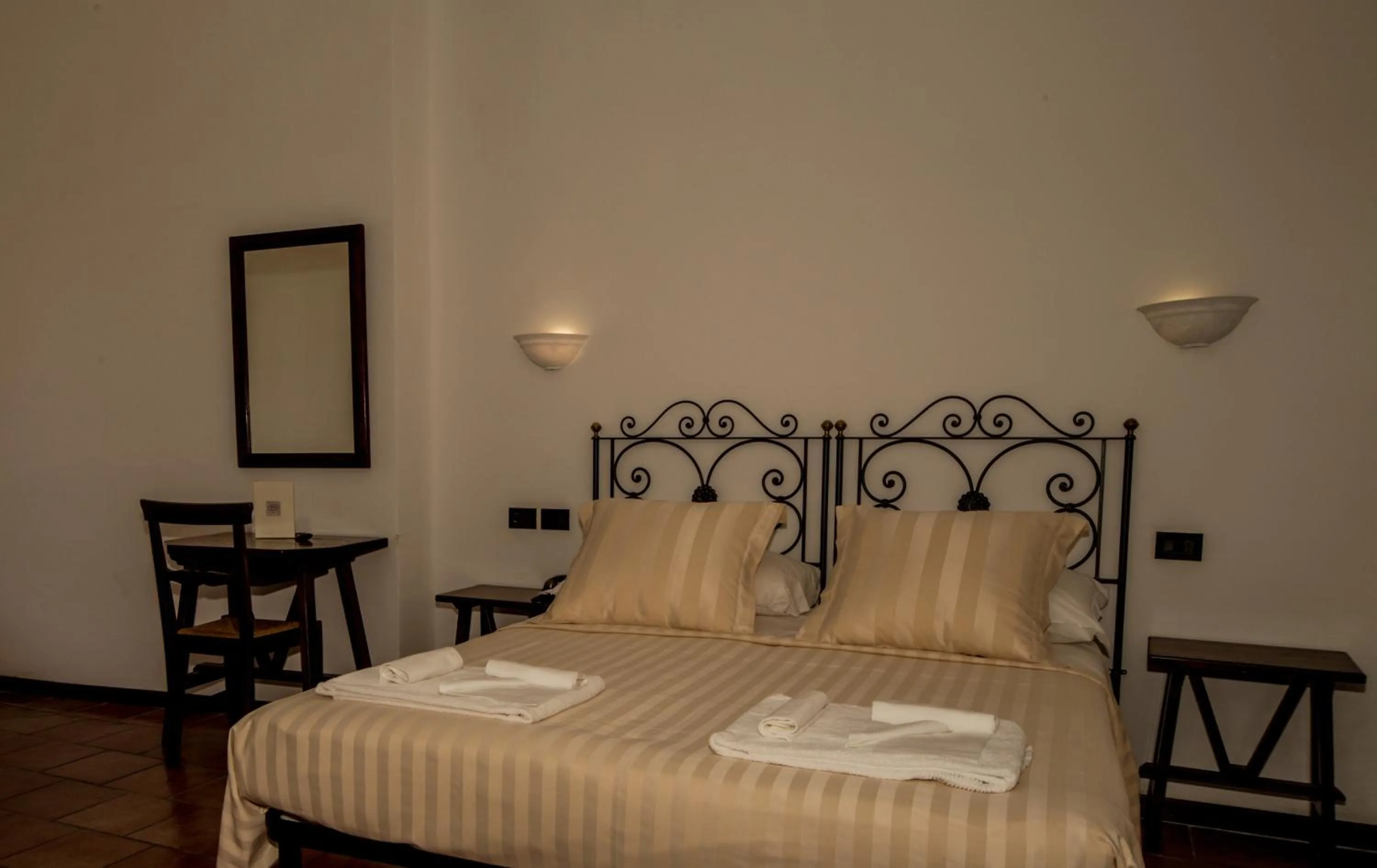 Bed in Hotel Porta Marmorea
