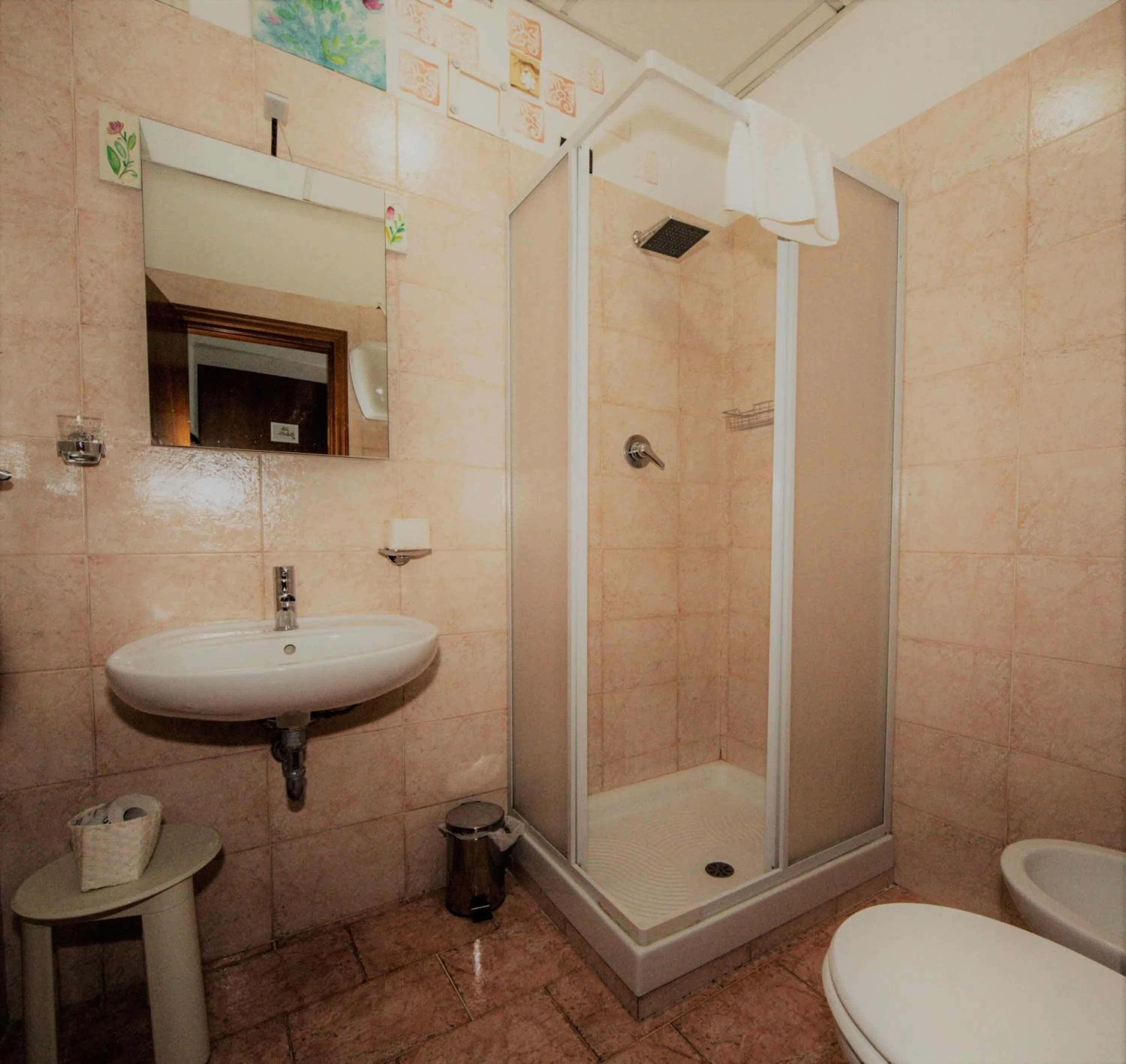 Bathroom in Hotel Porta Marmorea