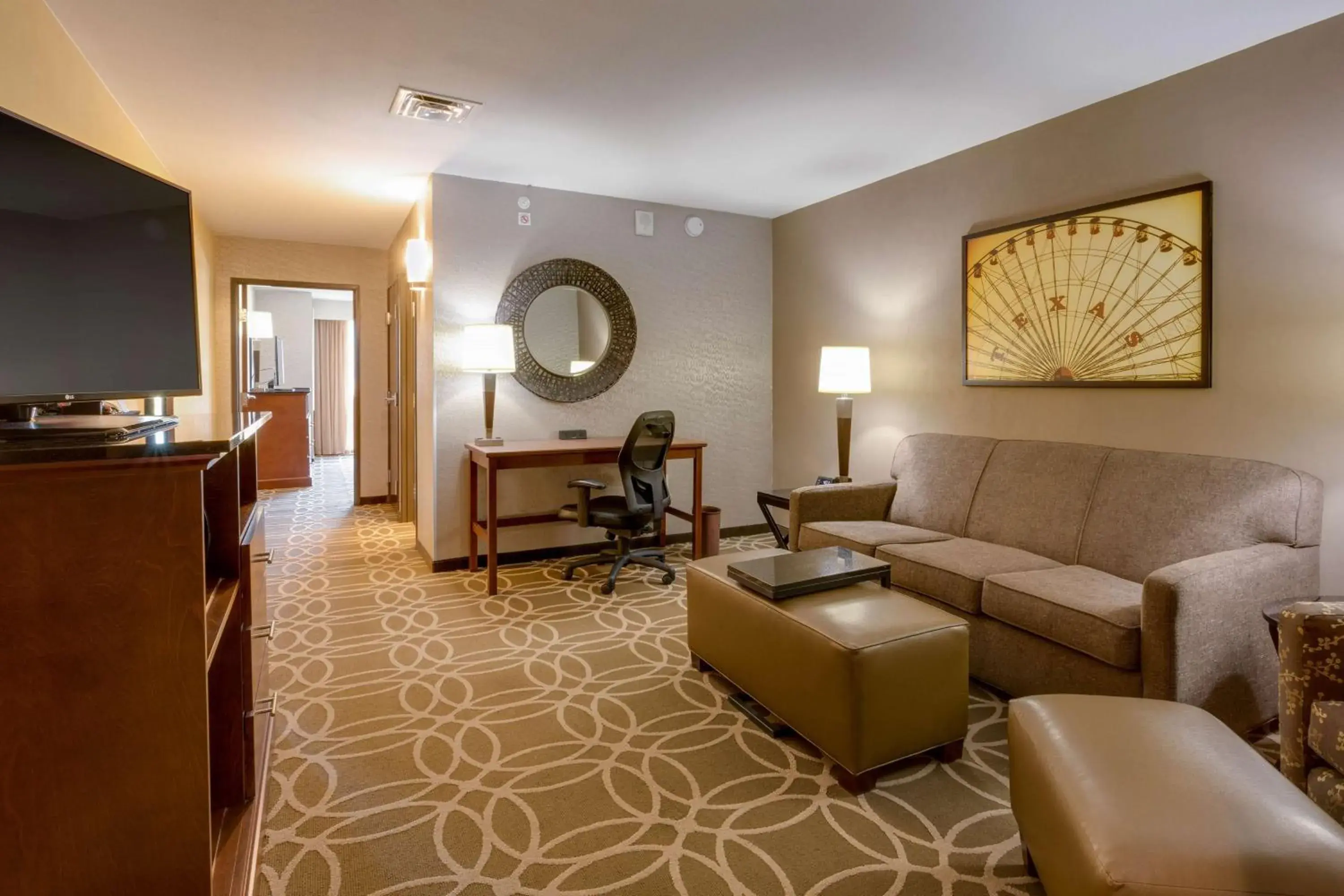 Queen Suite with Sofa Bed - Hearing Accessible in Drury Inn & Suites Dallas Frisco Queen Suite with Sofa Bed - Hearing Accessible in Drury Inn & Suites Dallas Frisco