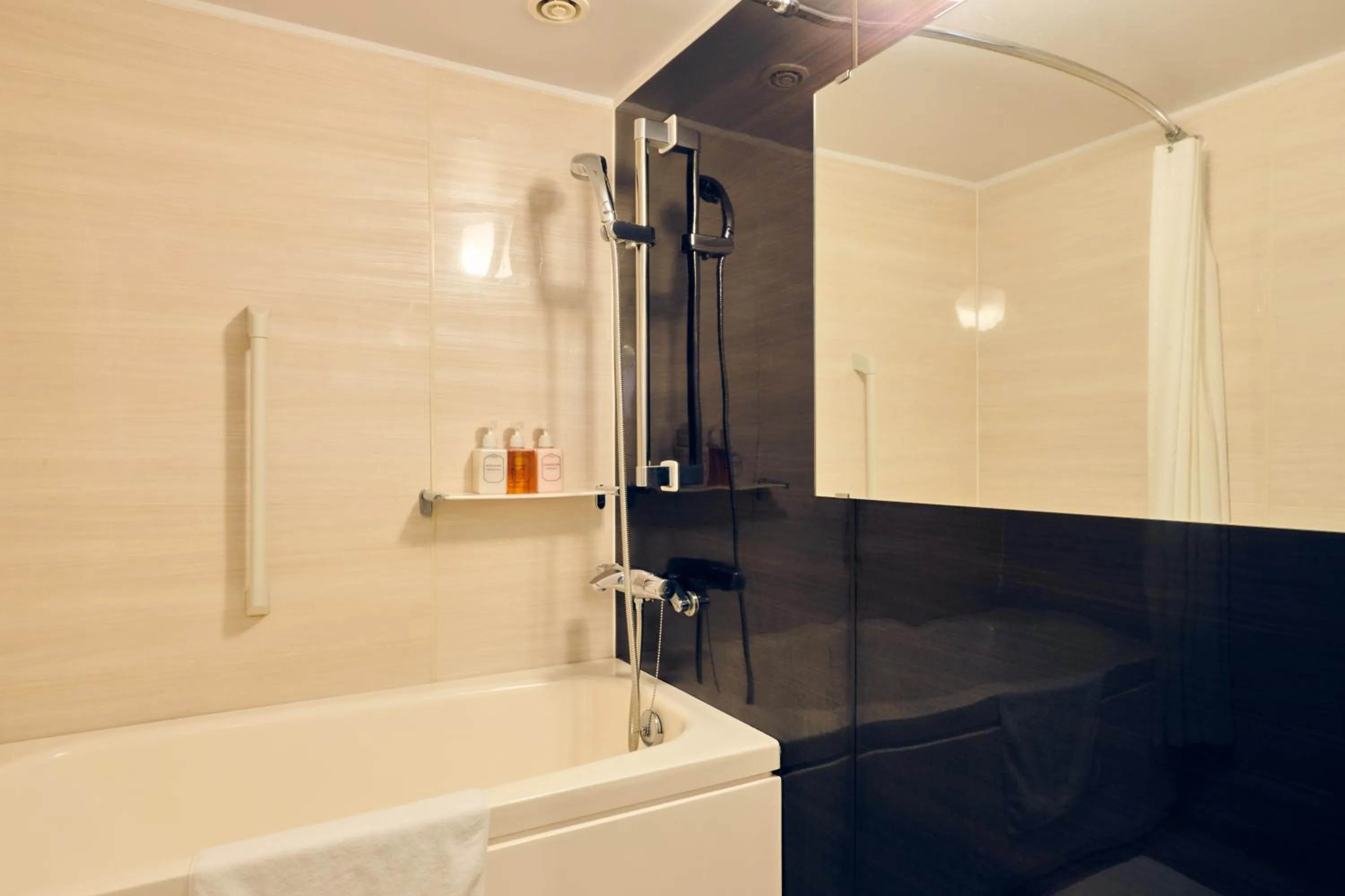 Shower in Hotel Kumamoto Terrsa