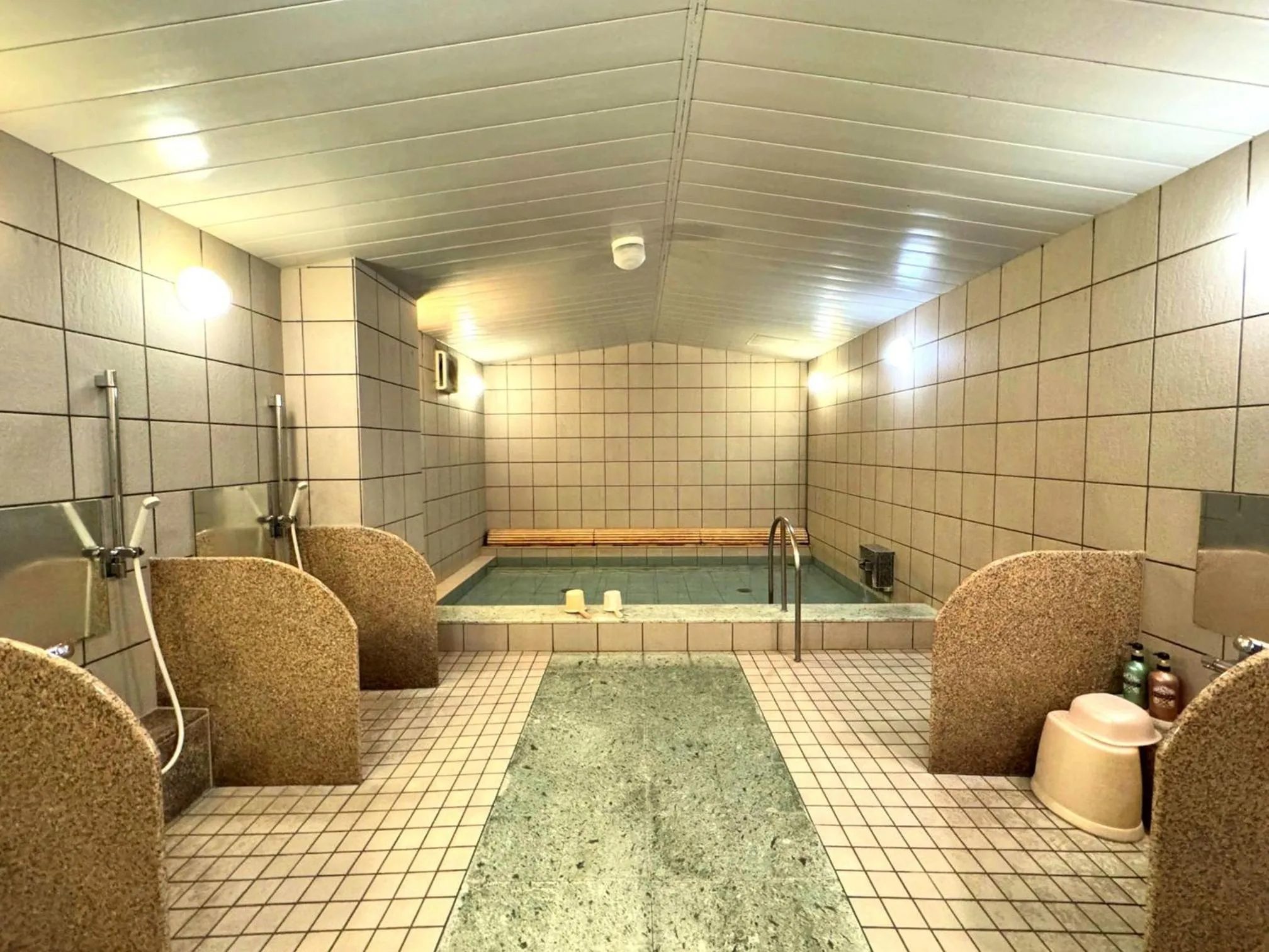 Hot Tub in Ohta Grand Hotel