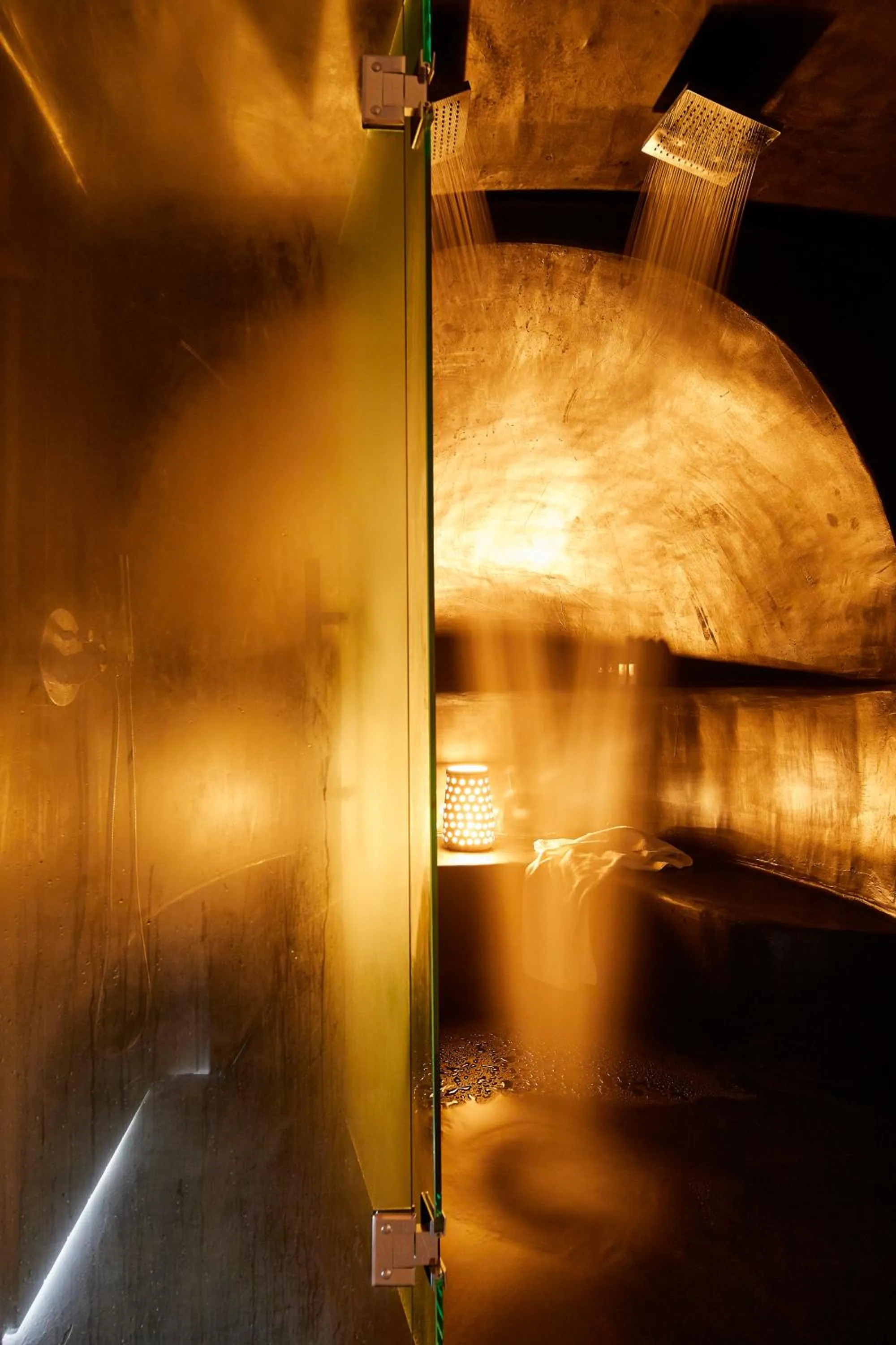 Shower in Dana Villas & Infinity Suites