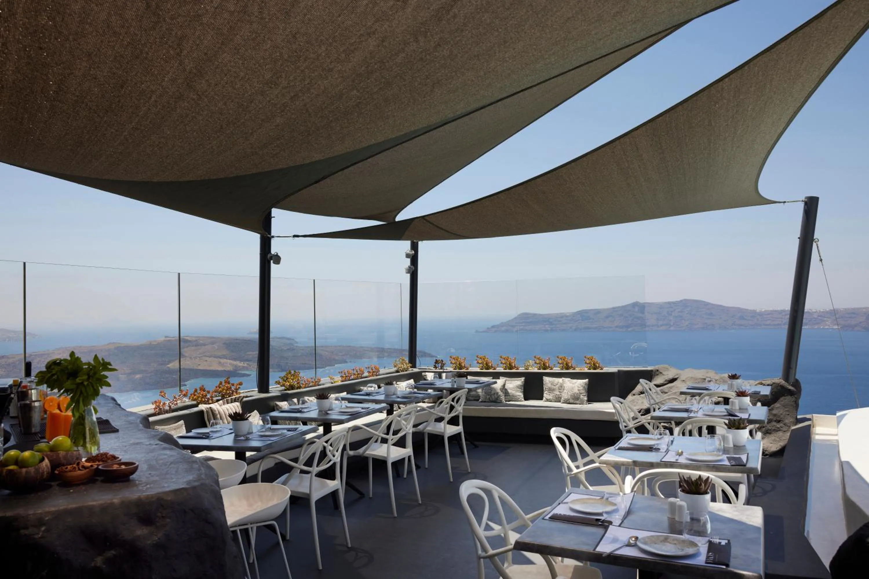 Restaurant/places to eat in Dana Villas & Infinity Suites