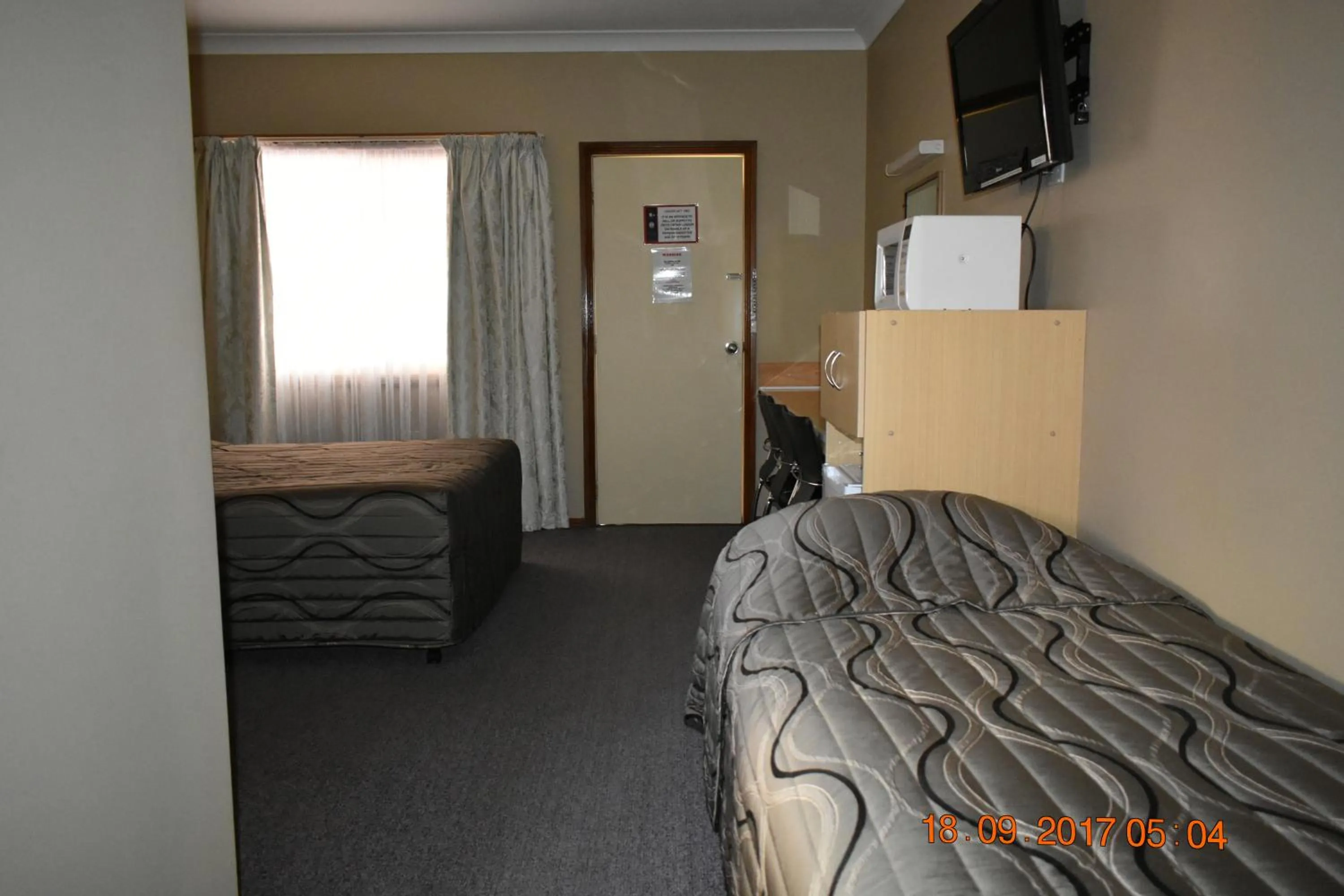 Photo of the whole room in Cooee Motel