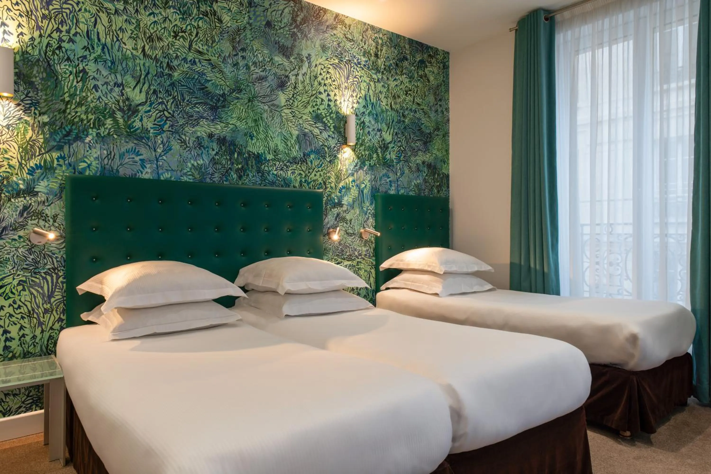 Bed in Hôtel Albe Saint Michel