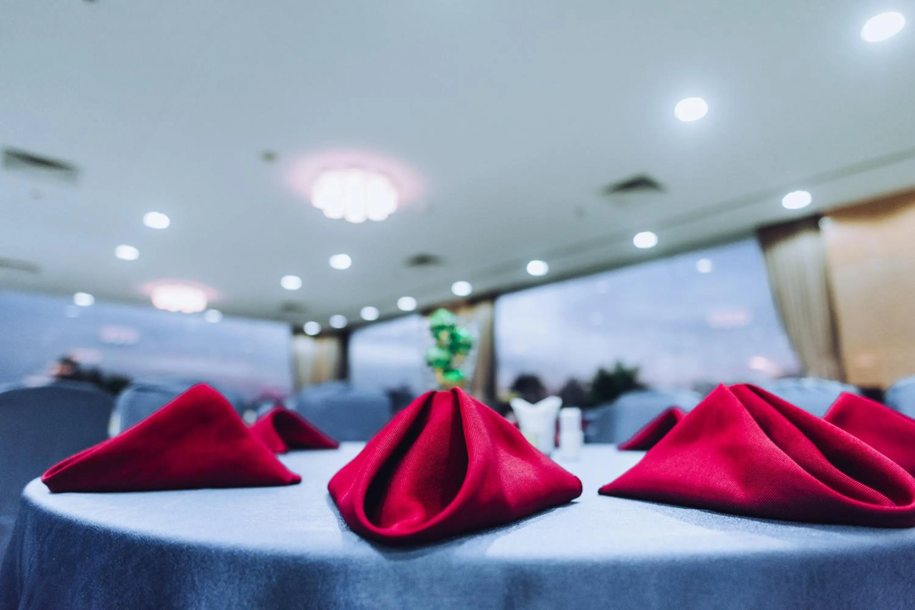 Restaurant/places to eat in Sunrise Hotel