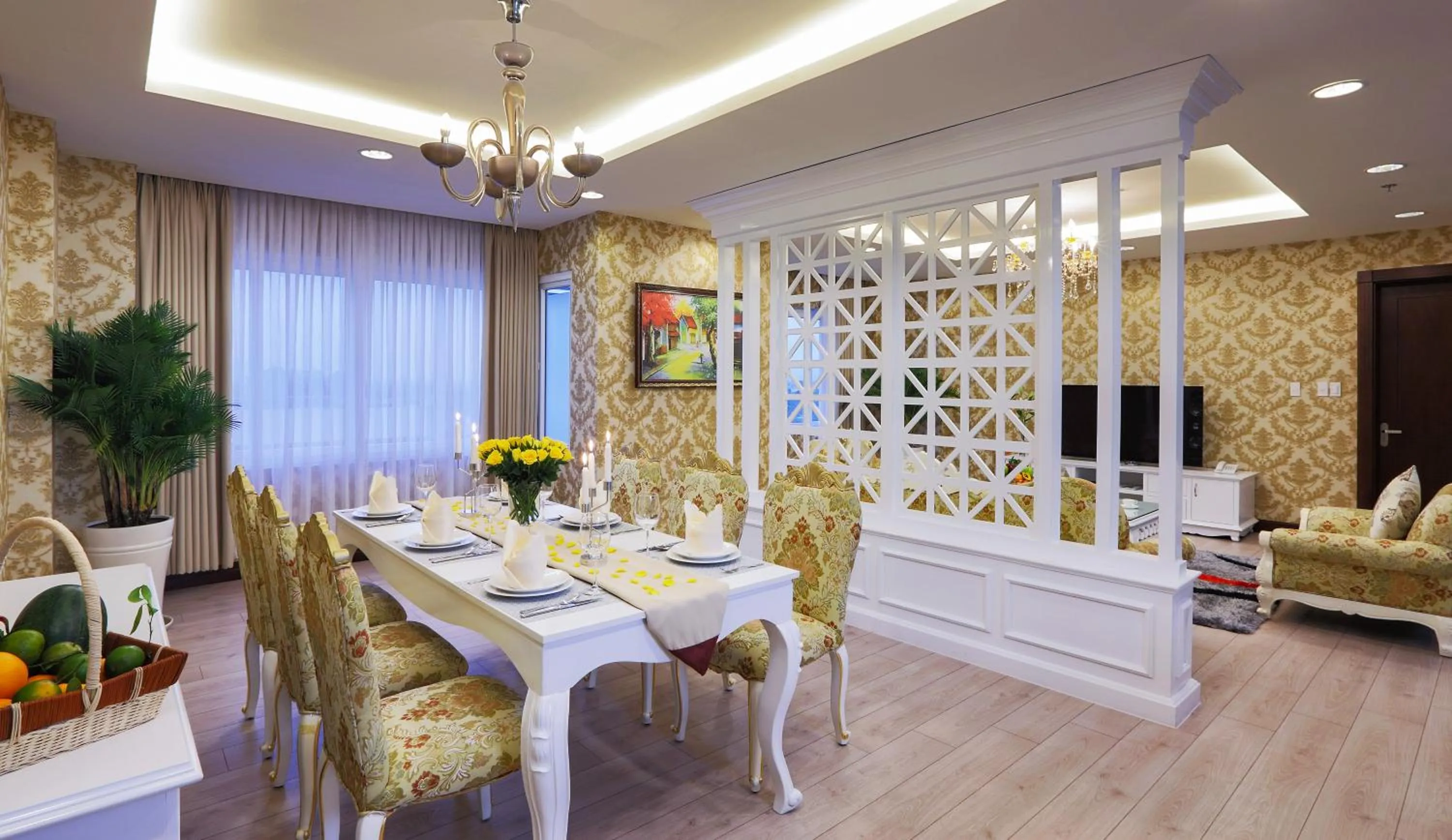 Dining area in Sunrise Hotel