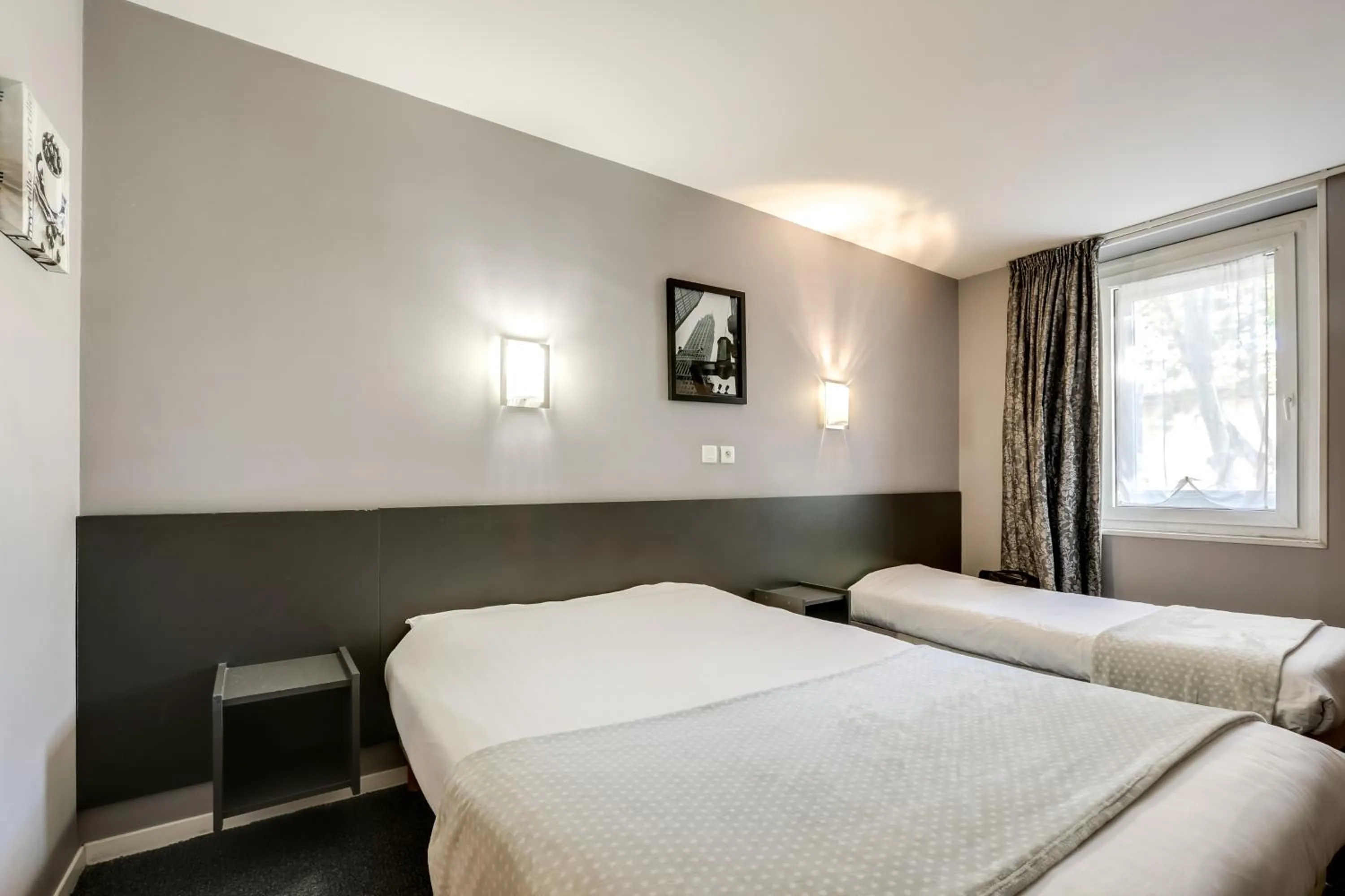 Bed in Hôtel Du Midi