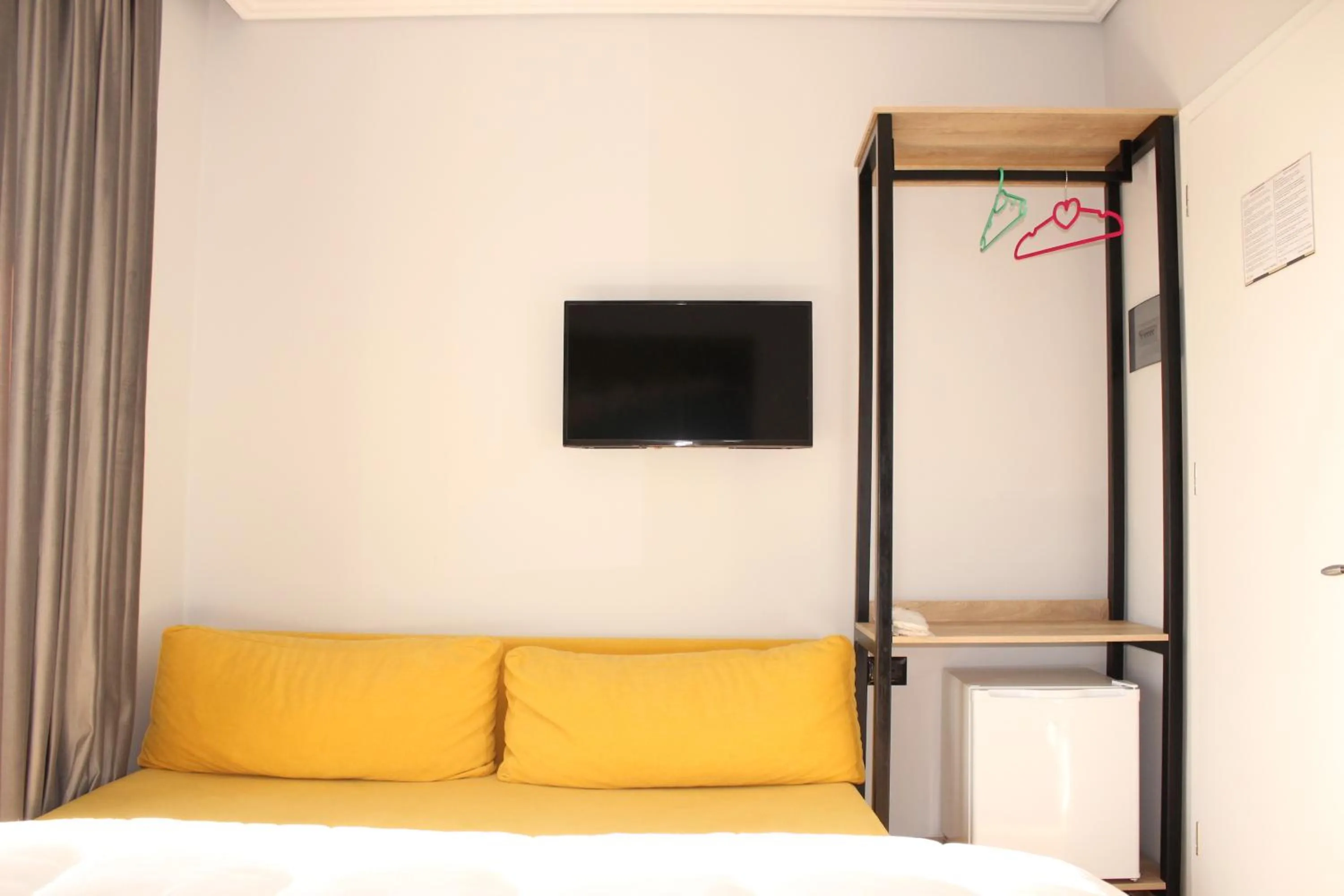 TV and multimedia, Bed in Bebi Hotel And Apartments