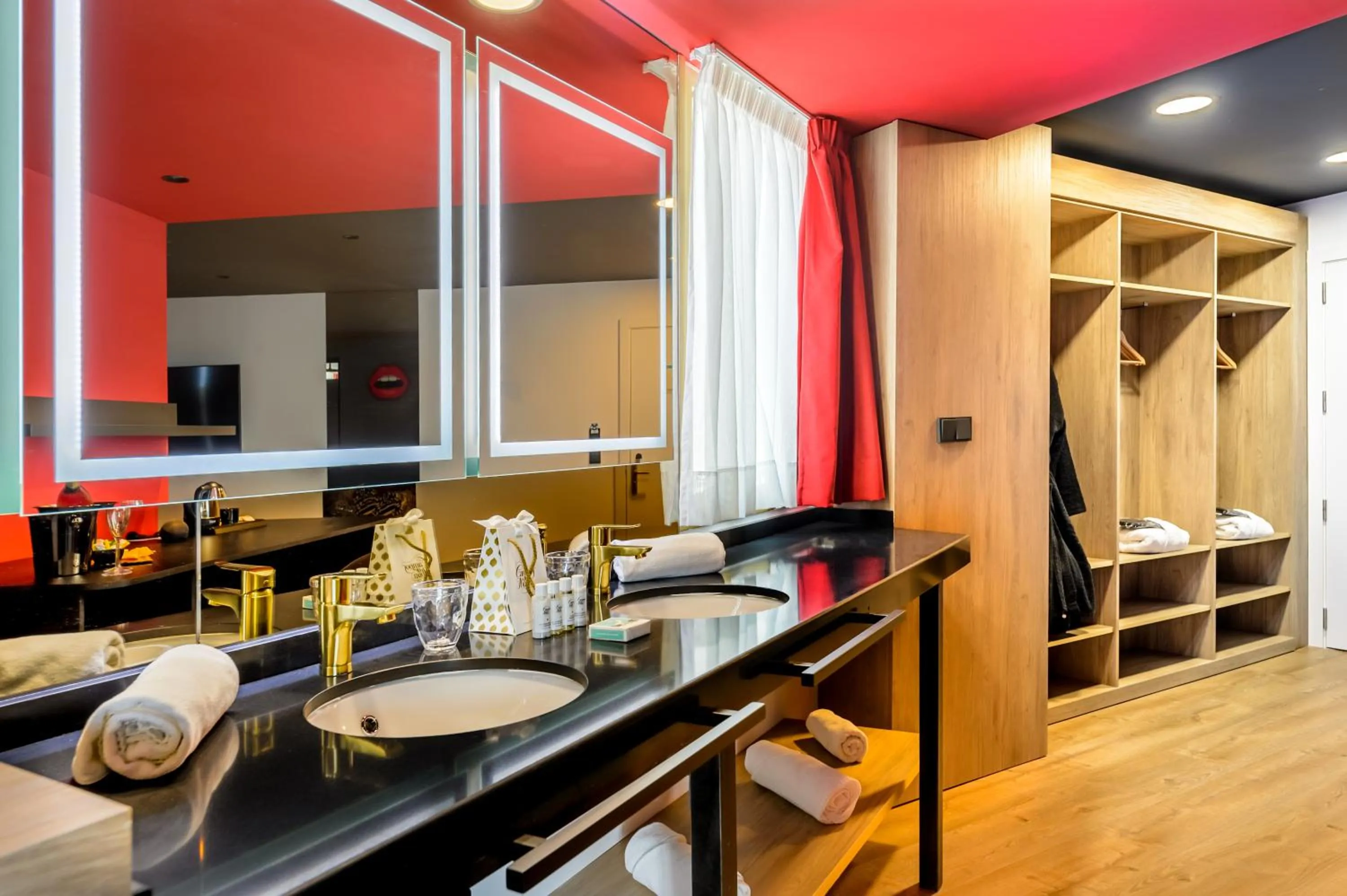 Bathroom in Hotel Vibra District - Adults Only