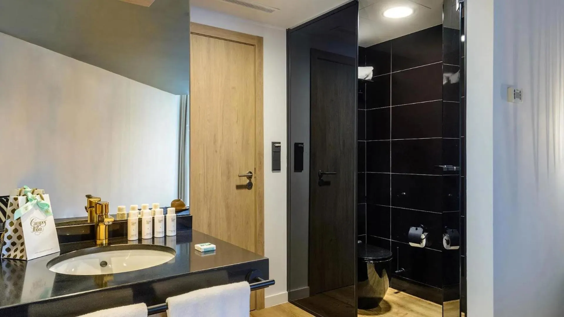 Bathroom in Hotel Vibra District - Adults Only