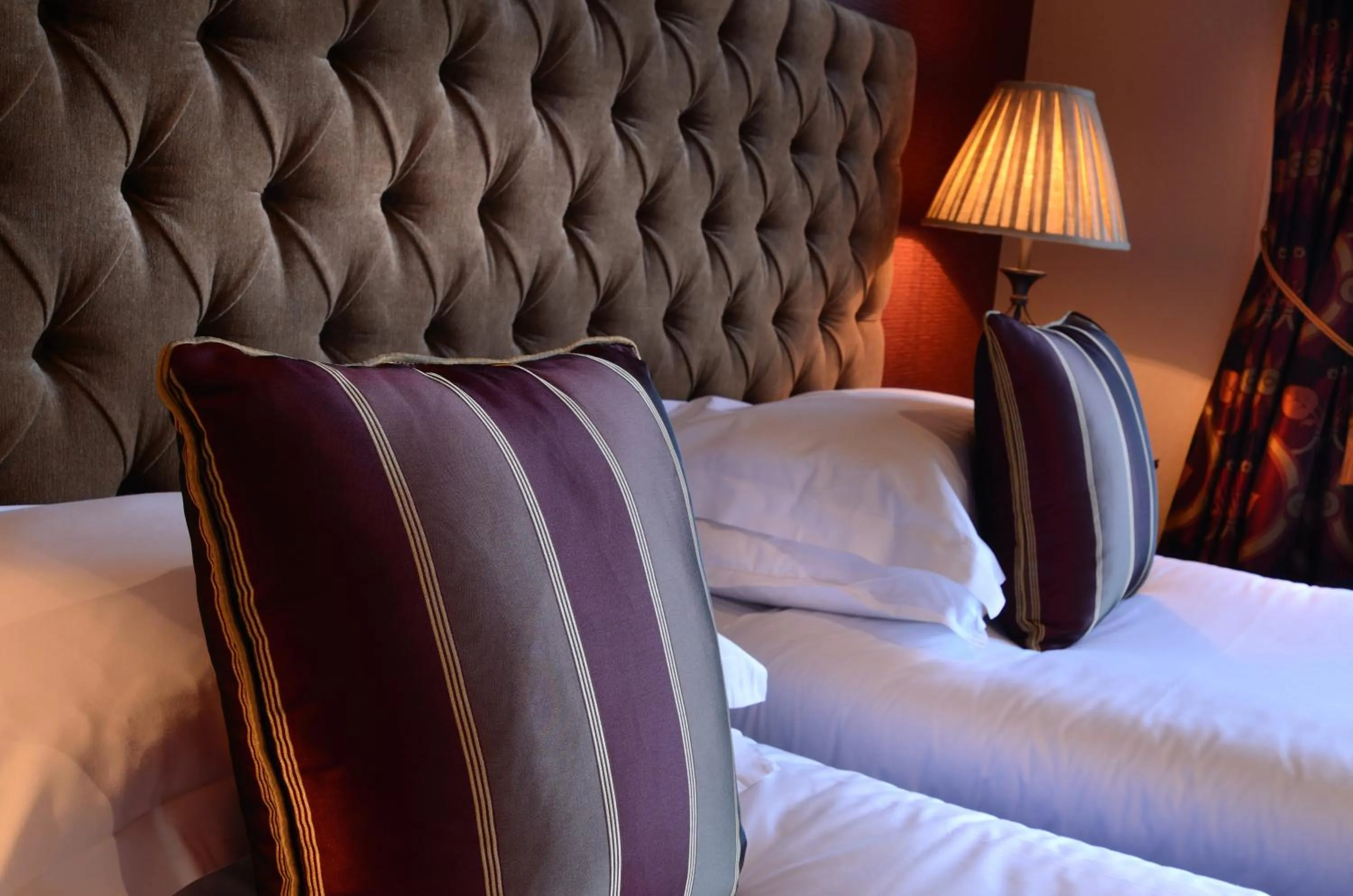 Bed in Inglewood Manor