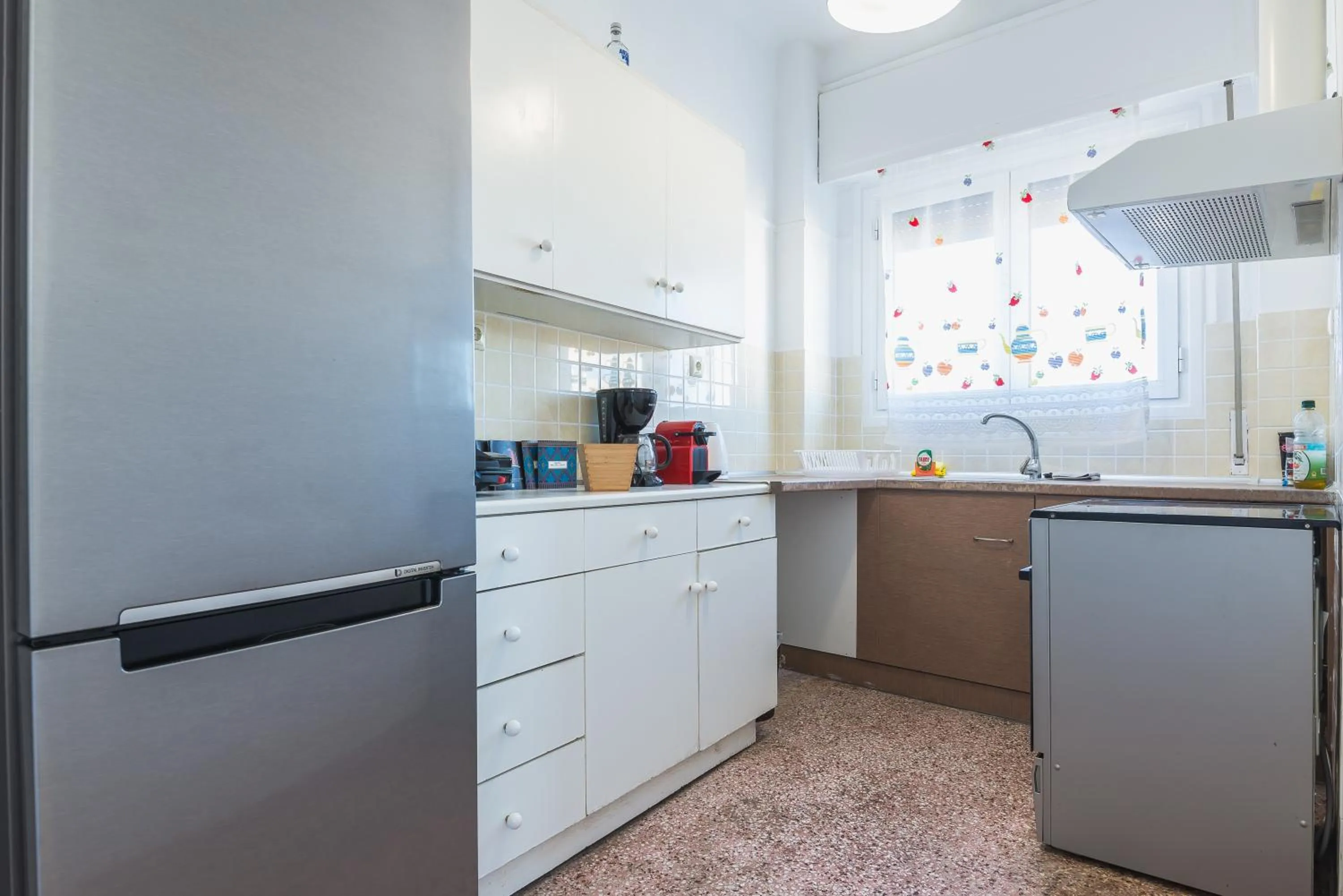 Super Paradise Apartments