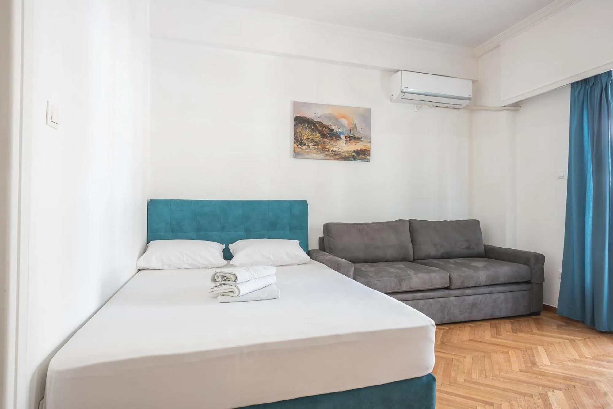 Bed in Victoria Sun Apartments